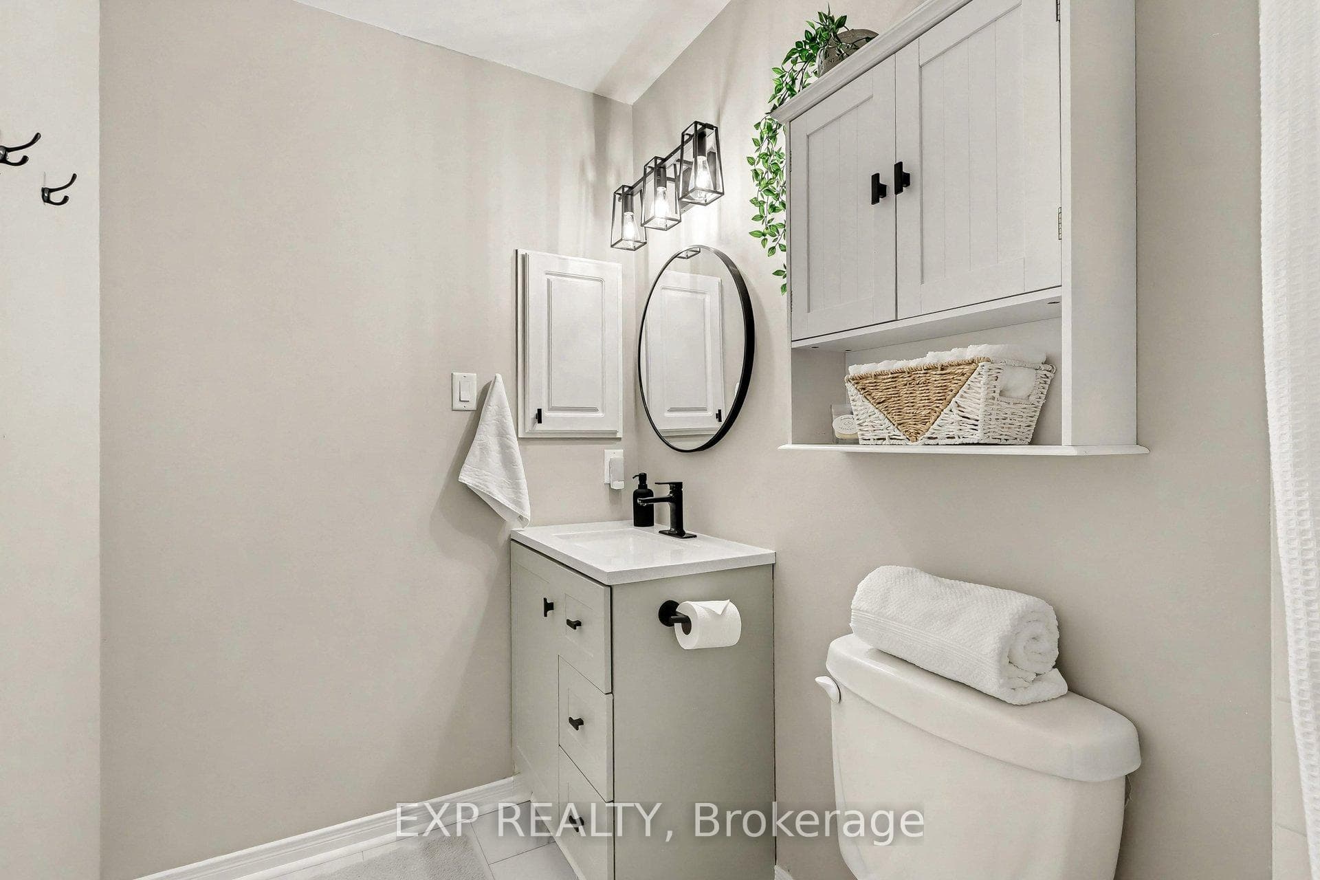 211 Gershwin Private photo 19