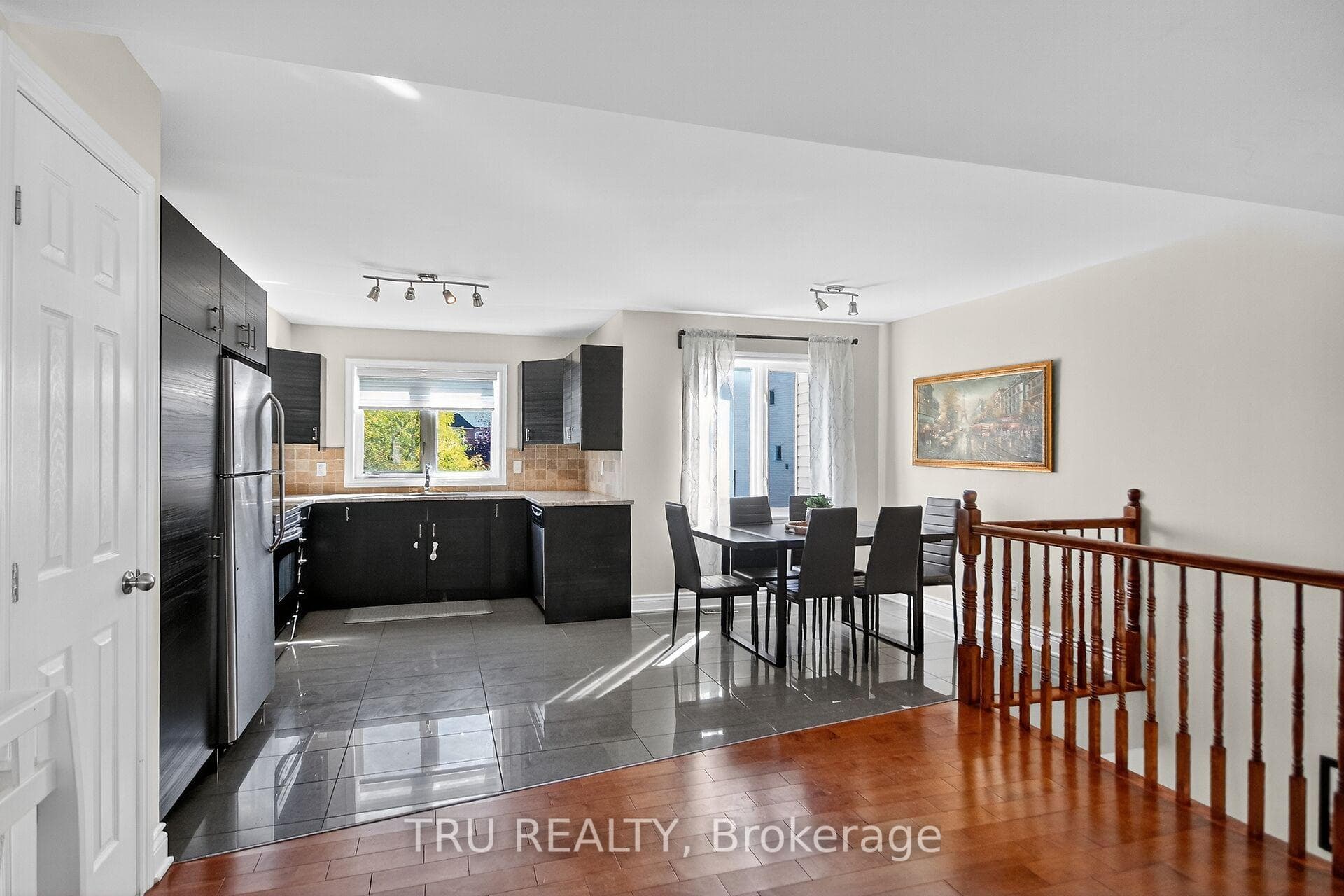 2642 Palings Private photo 8