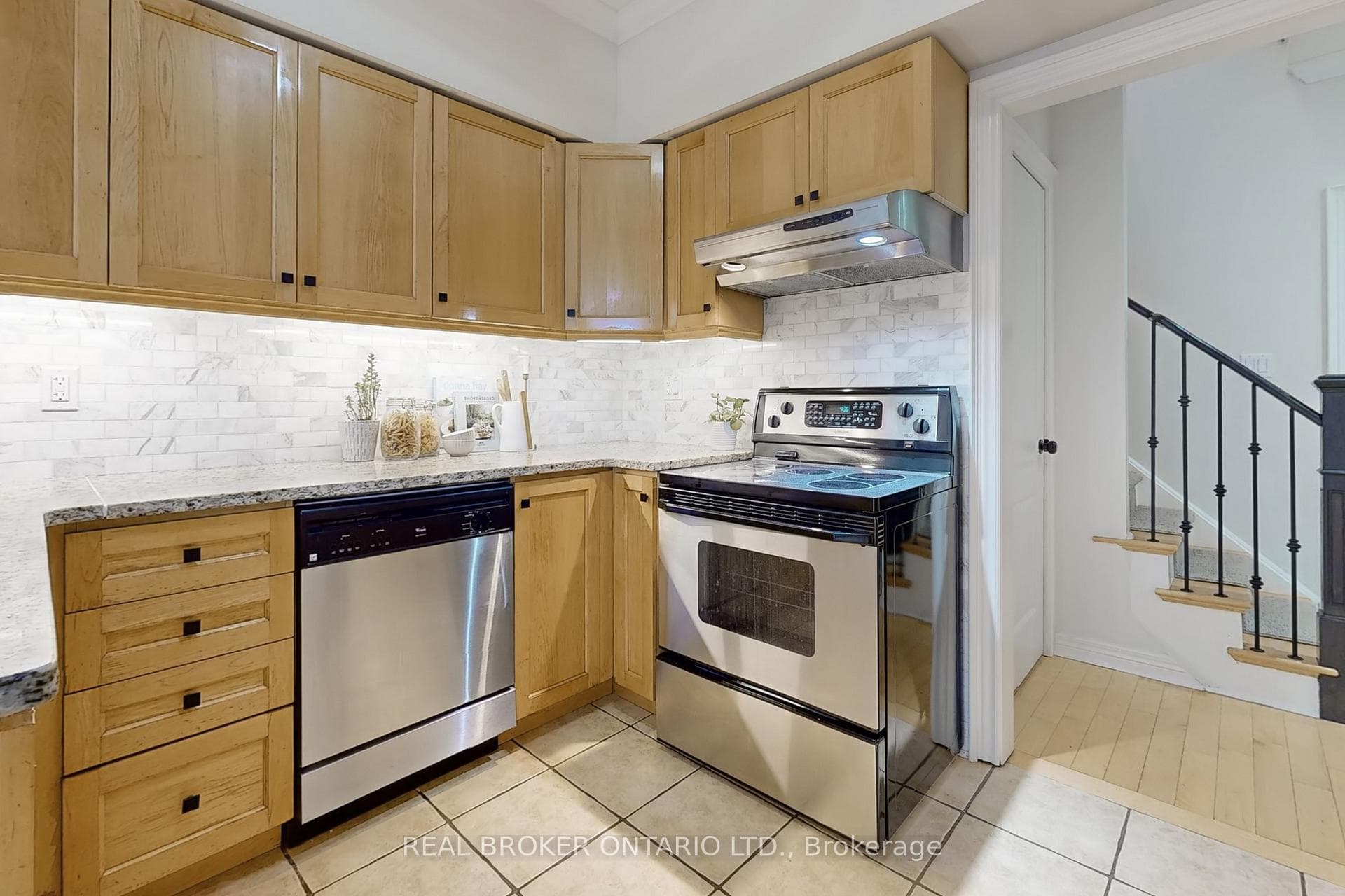 818 Walsh Court photo 13