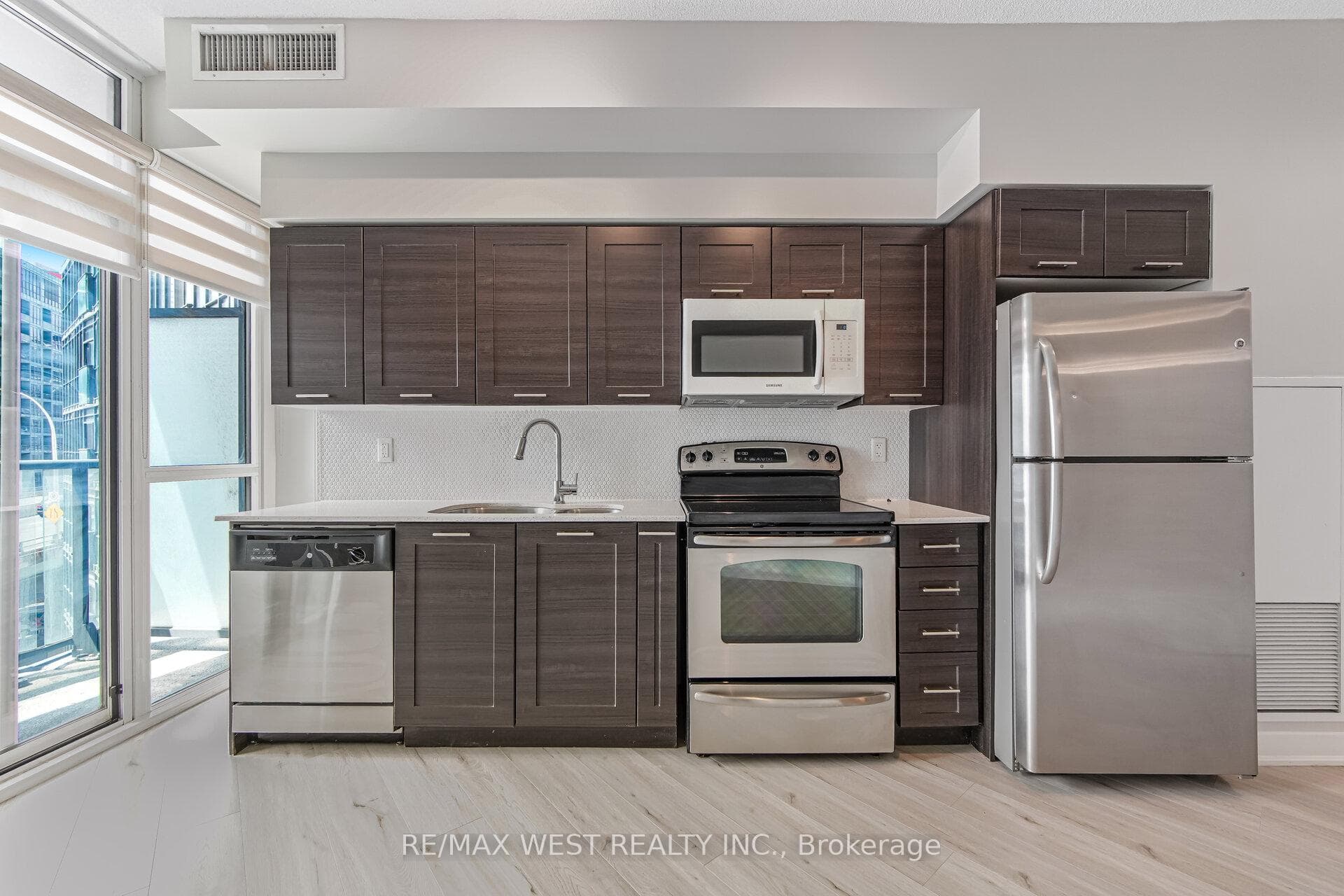 169 Fort York Boulevard Unit 715 photo 10