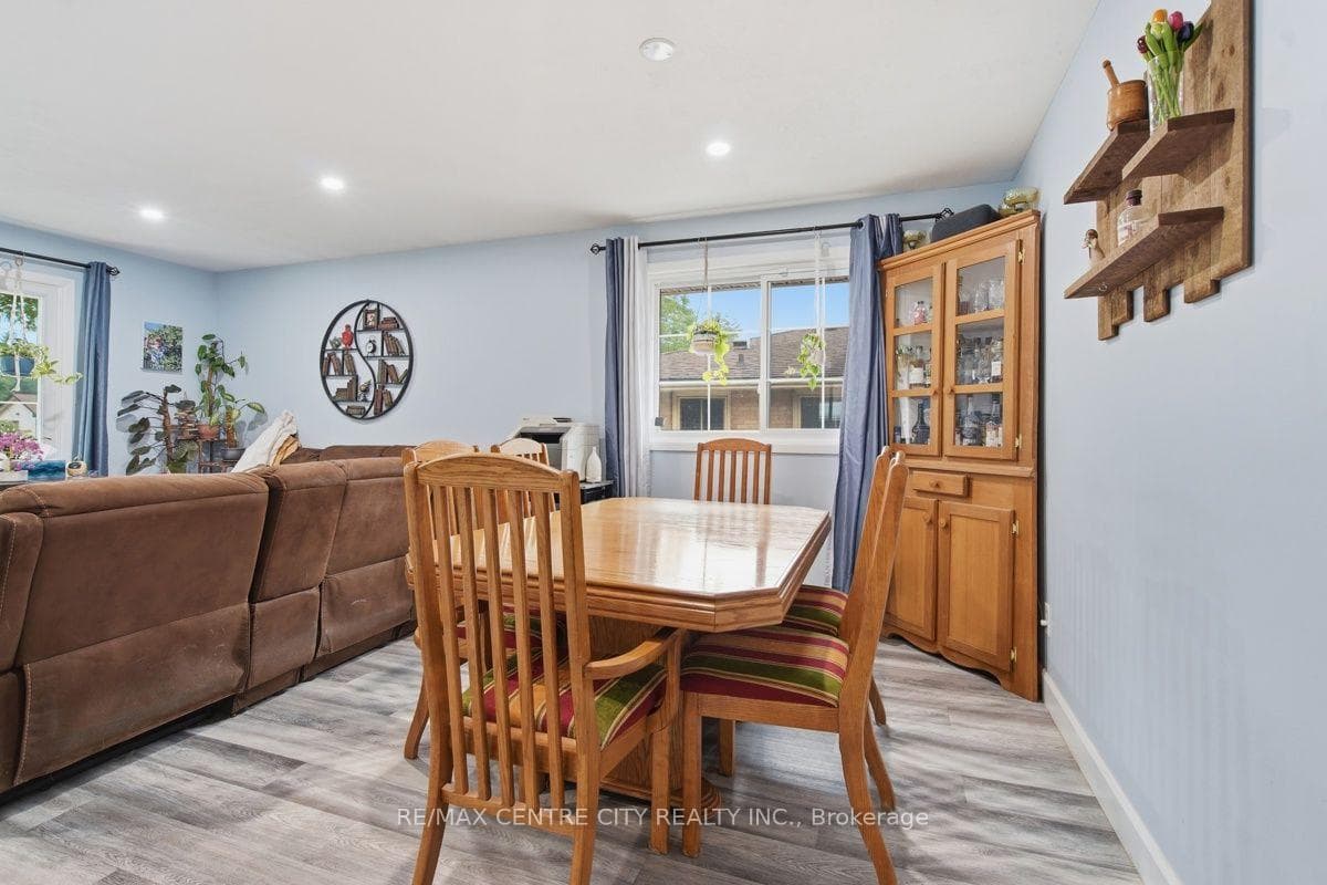 1199 Jalna Boulevard photo 10