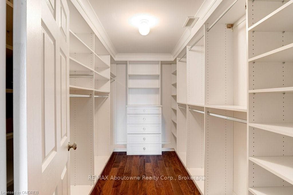 1477 LAKESHORE Road Unit 605 photo 10