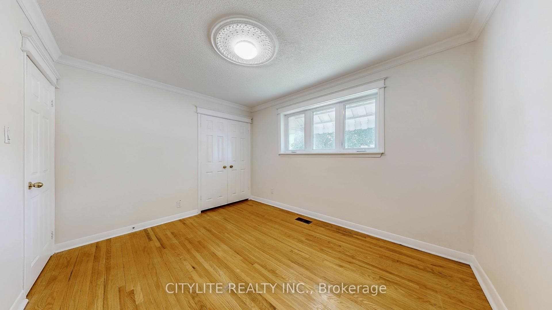 516 Monteith Avenue photo 13