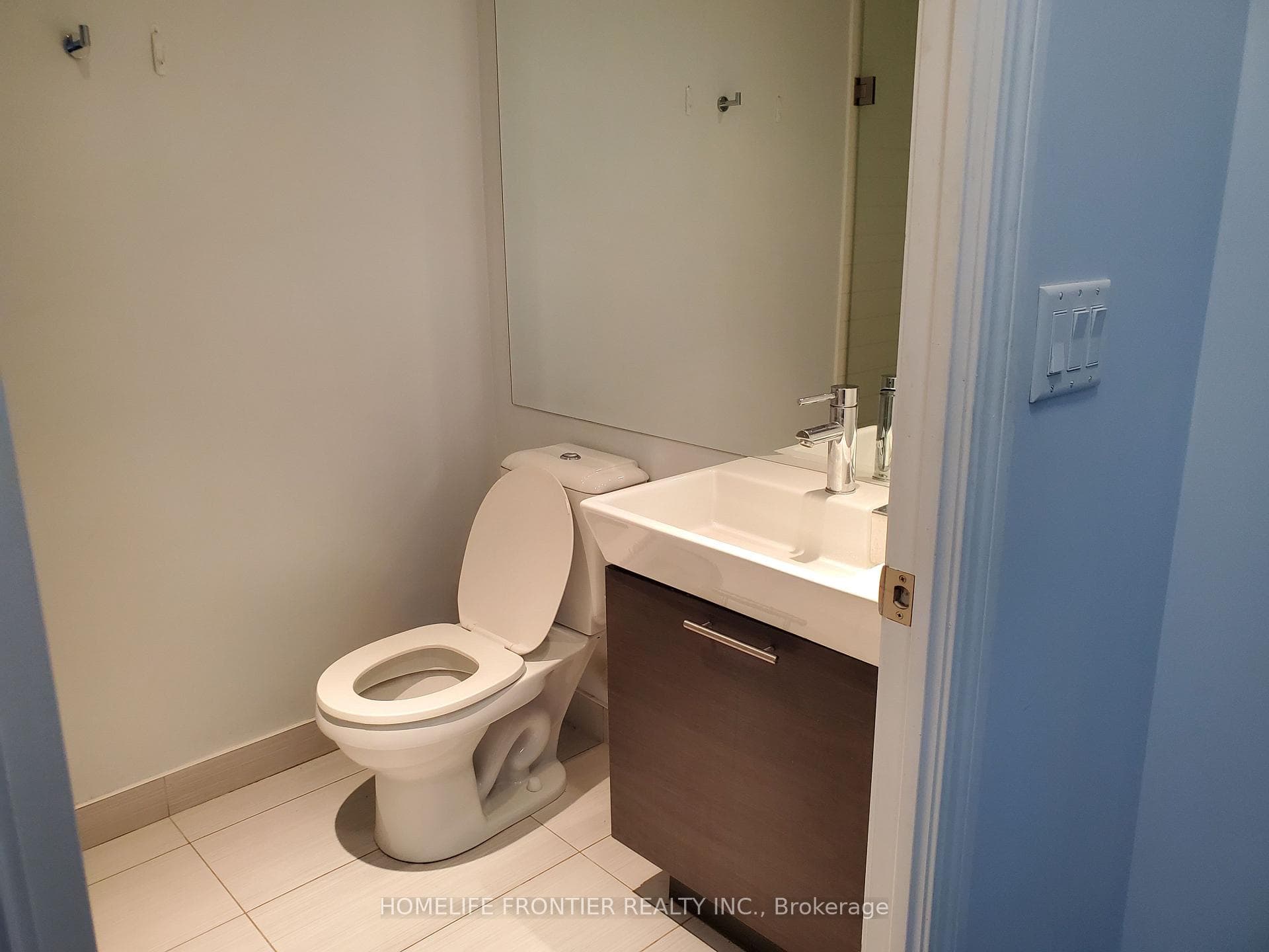 386 Yonge Street Unit 3004 photo 4