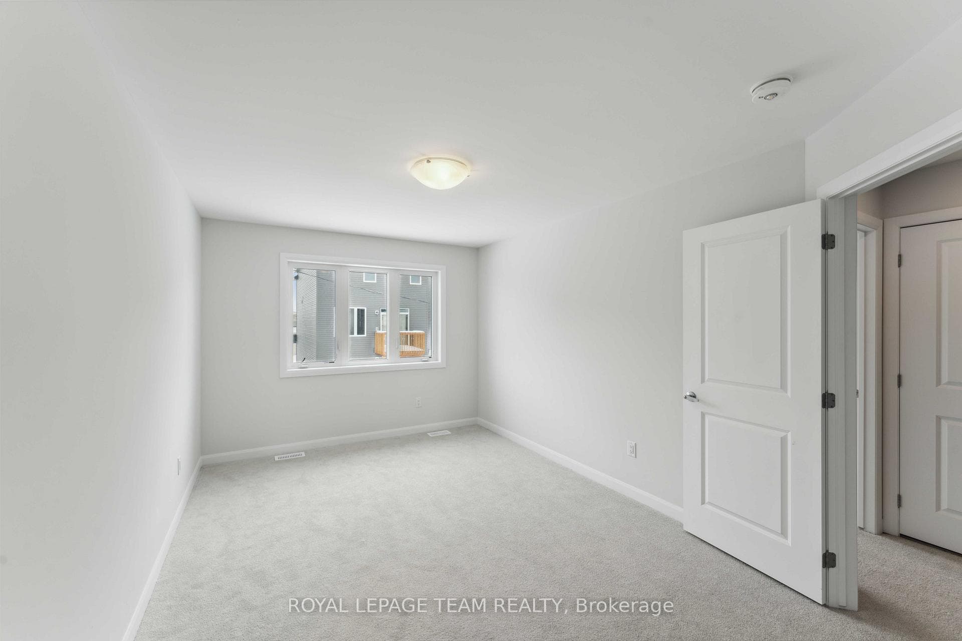 715 Fairline Row photo 15
