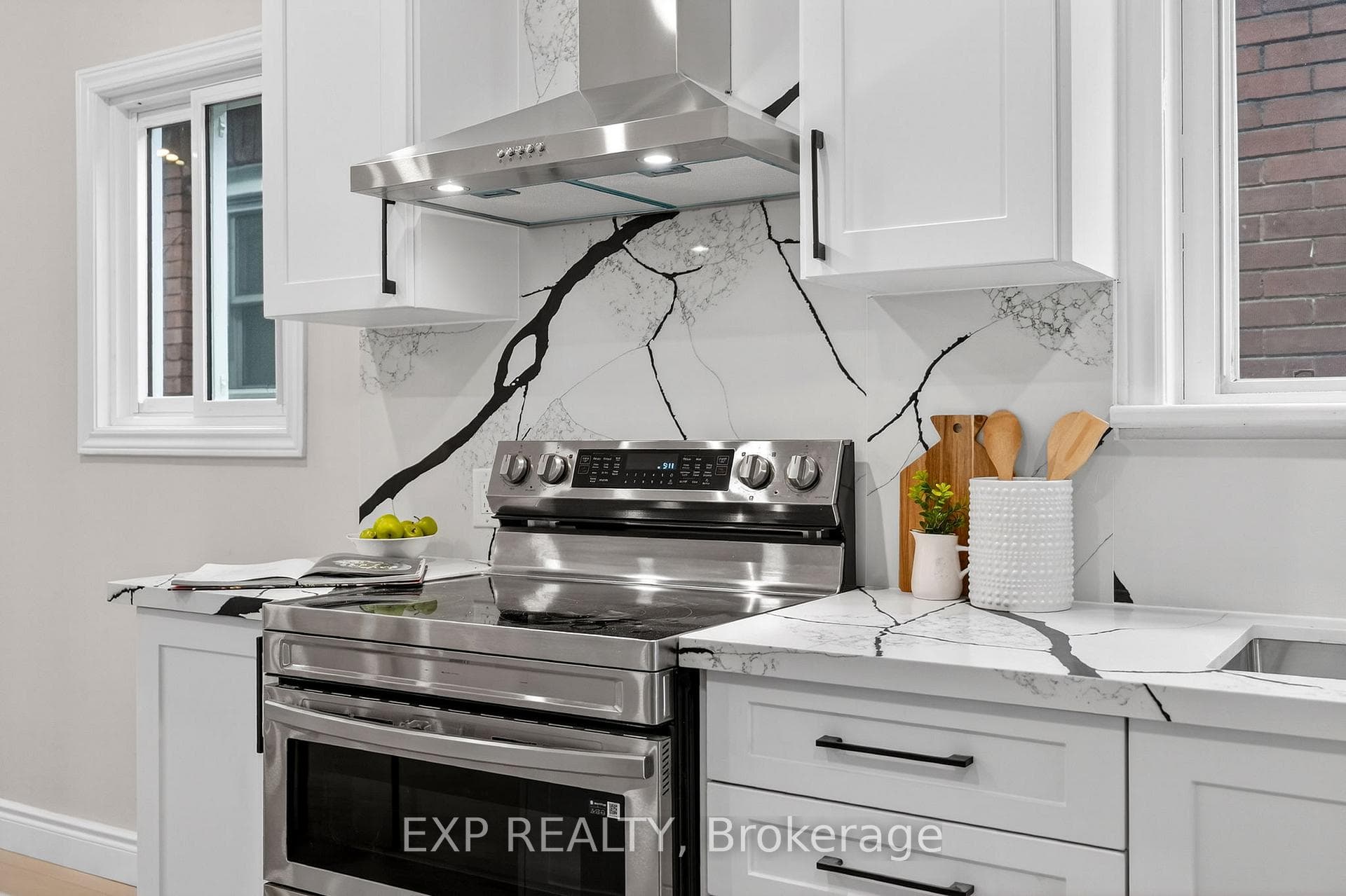 201 Grosvenor Avenue photo 23
