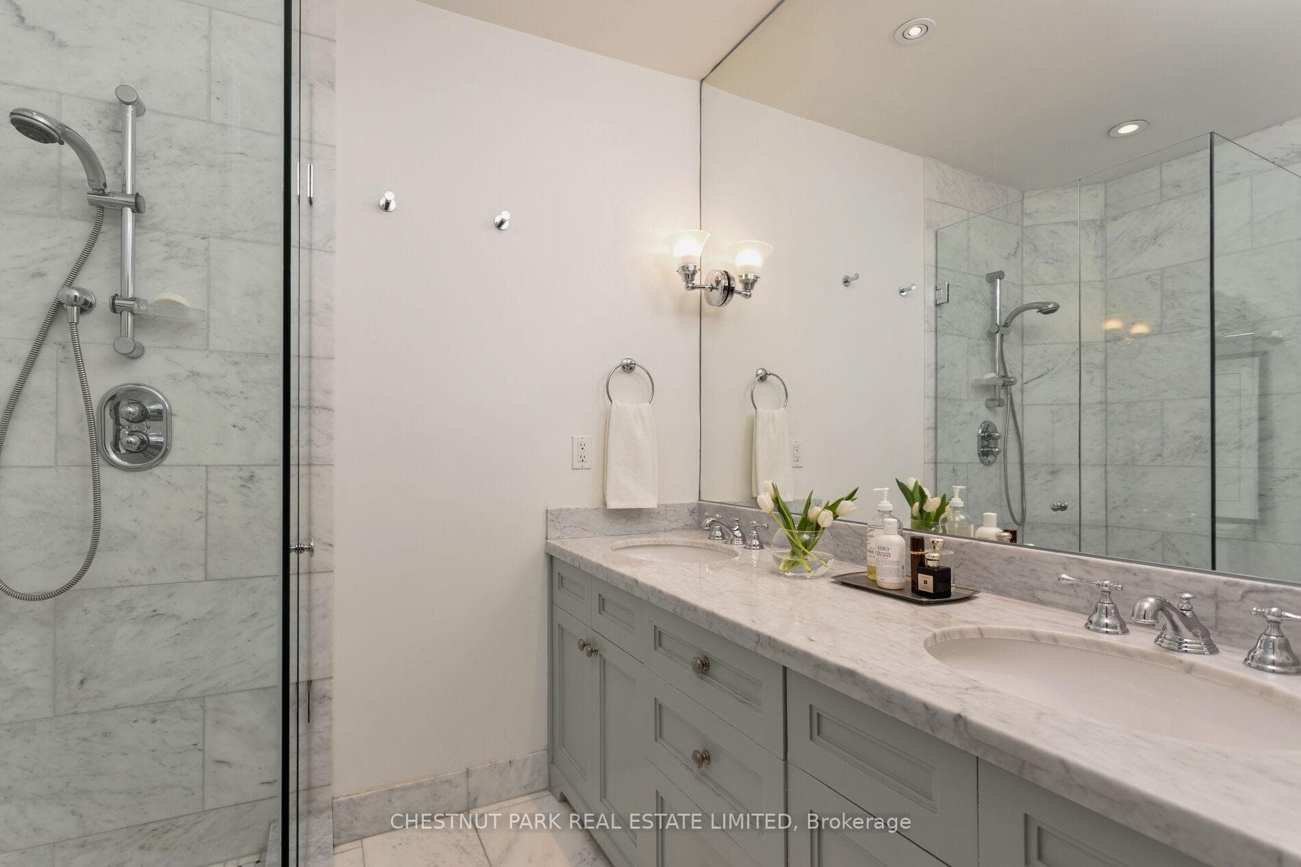 87 Brooke Avenue photo 32