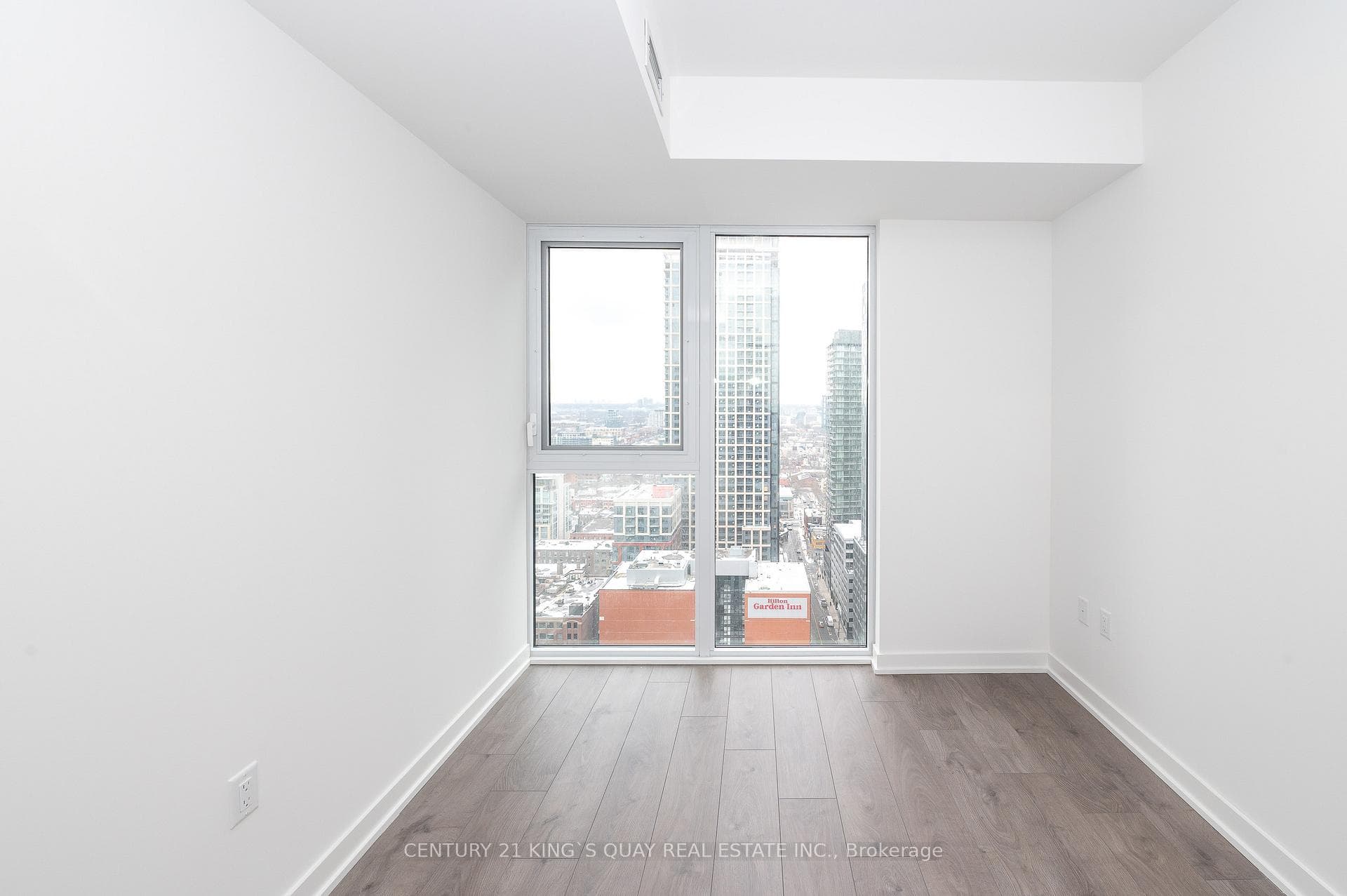 357 King Street Unit 2702 photo 10