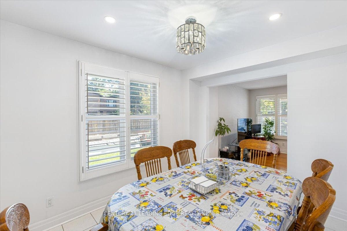 69 PARKINSON Road photo 8