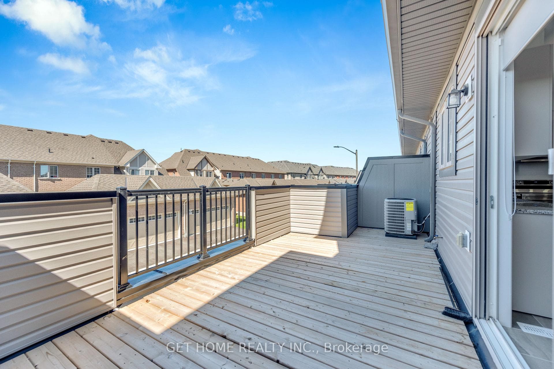 302 Coronation Road photo 4