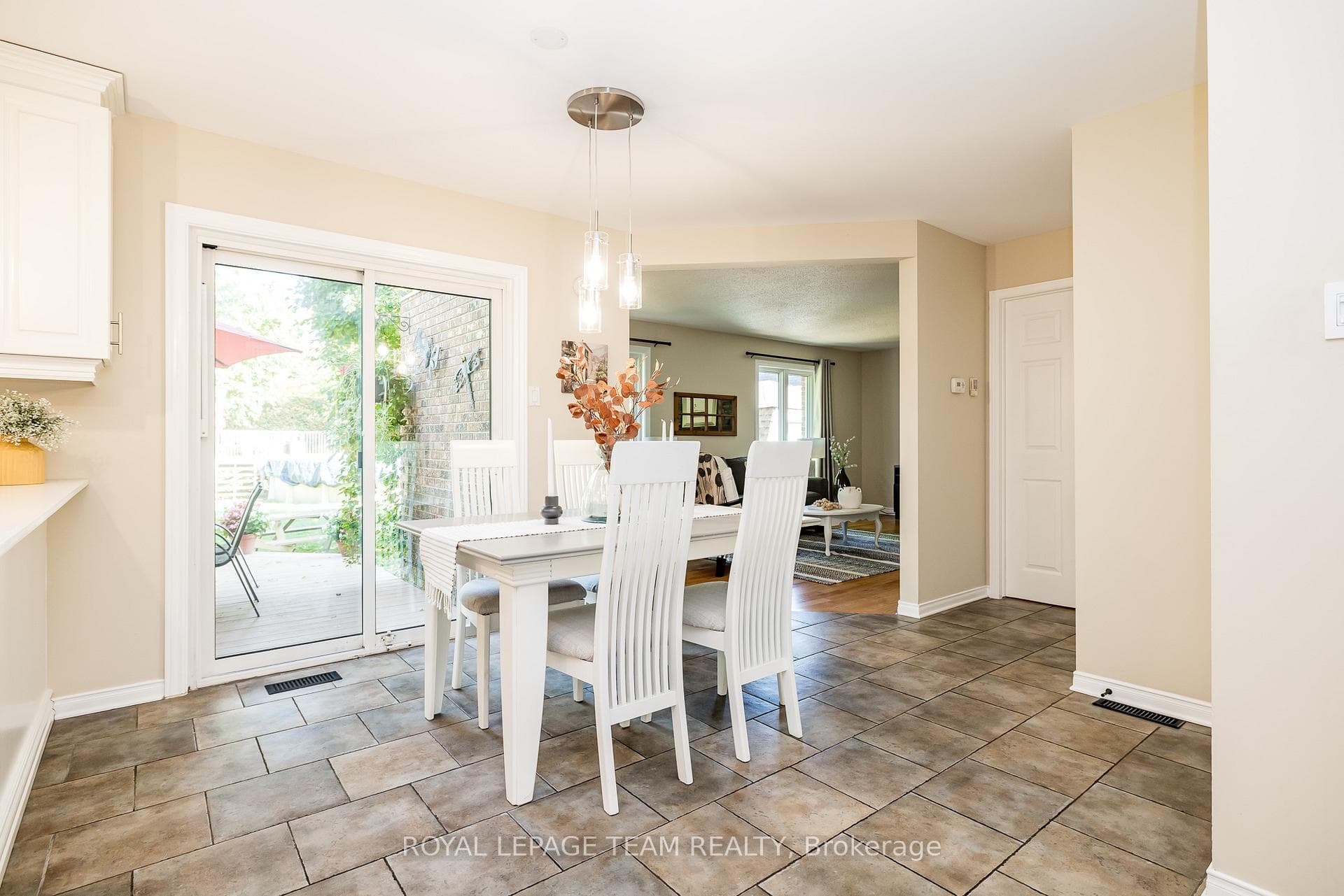 5239 Mclean Crescent photo 22