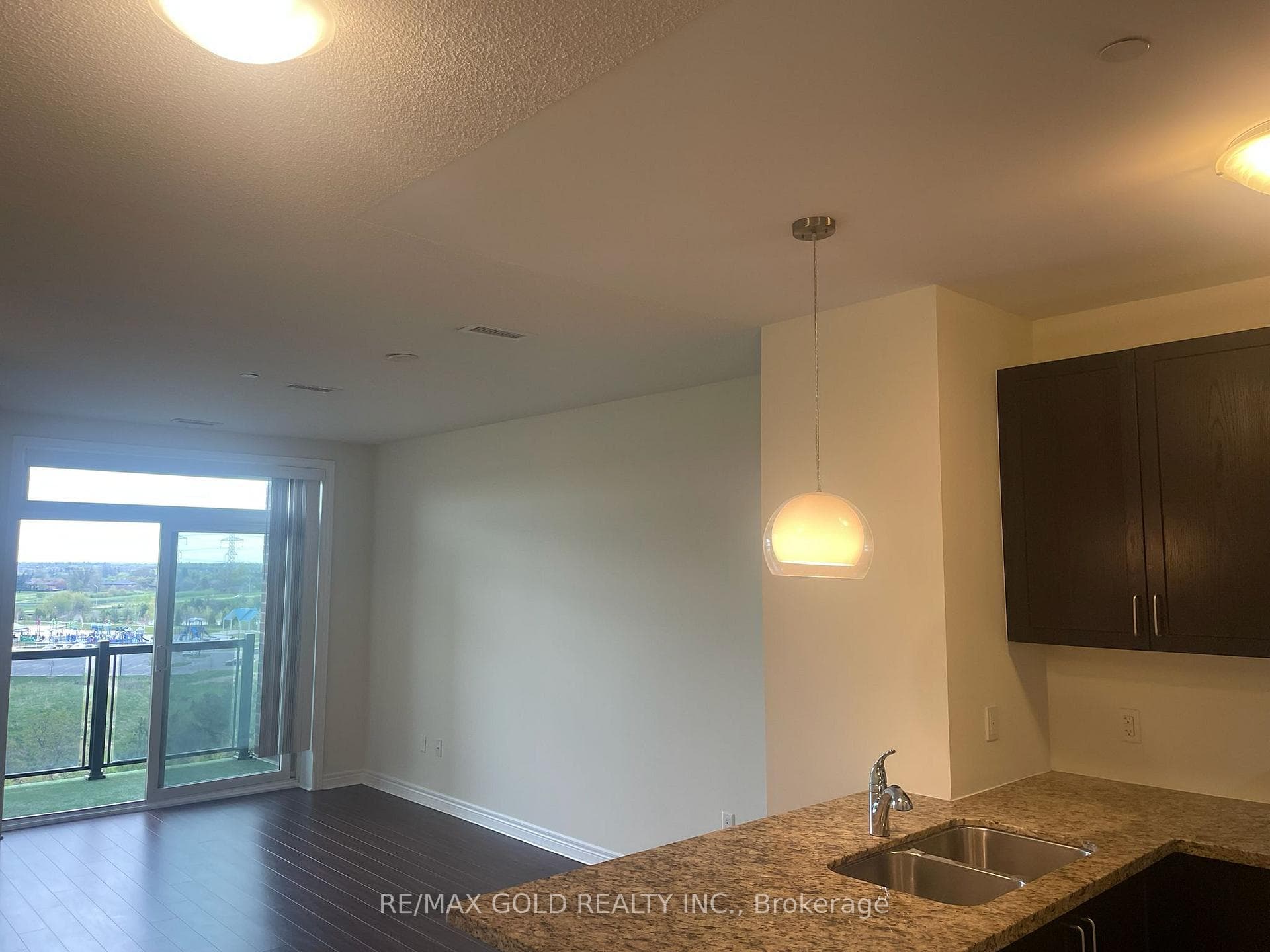 39 New Delhi Drive Unit 803 photo 5