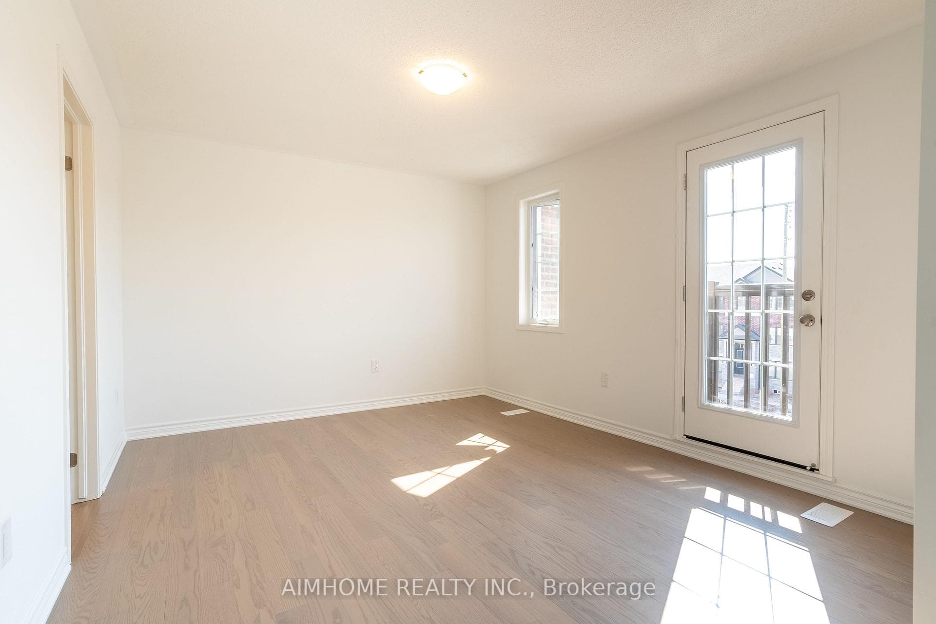 1367 William Halton Parkway photo 18