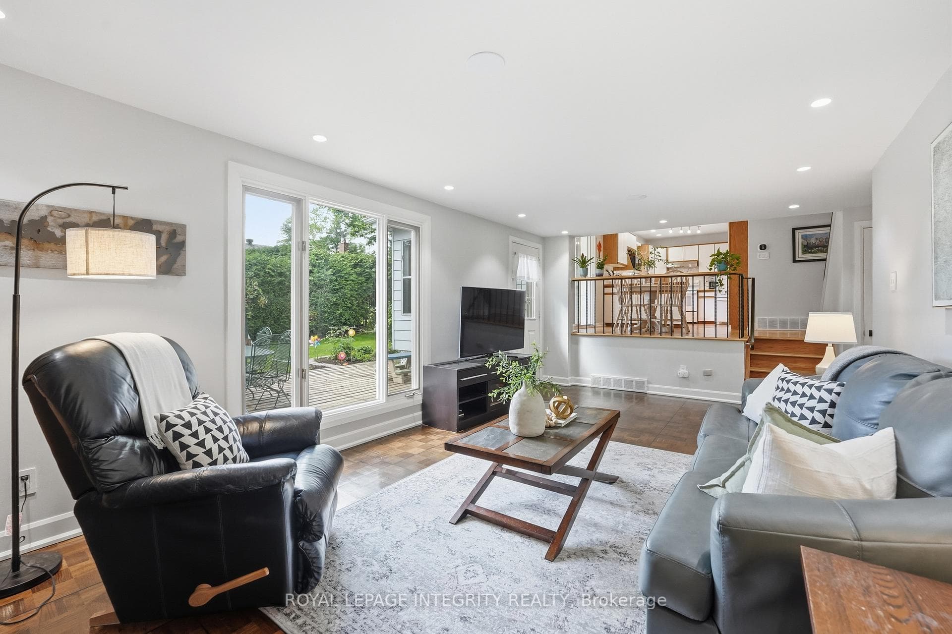 6 Woodview Crescent photo 7