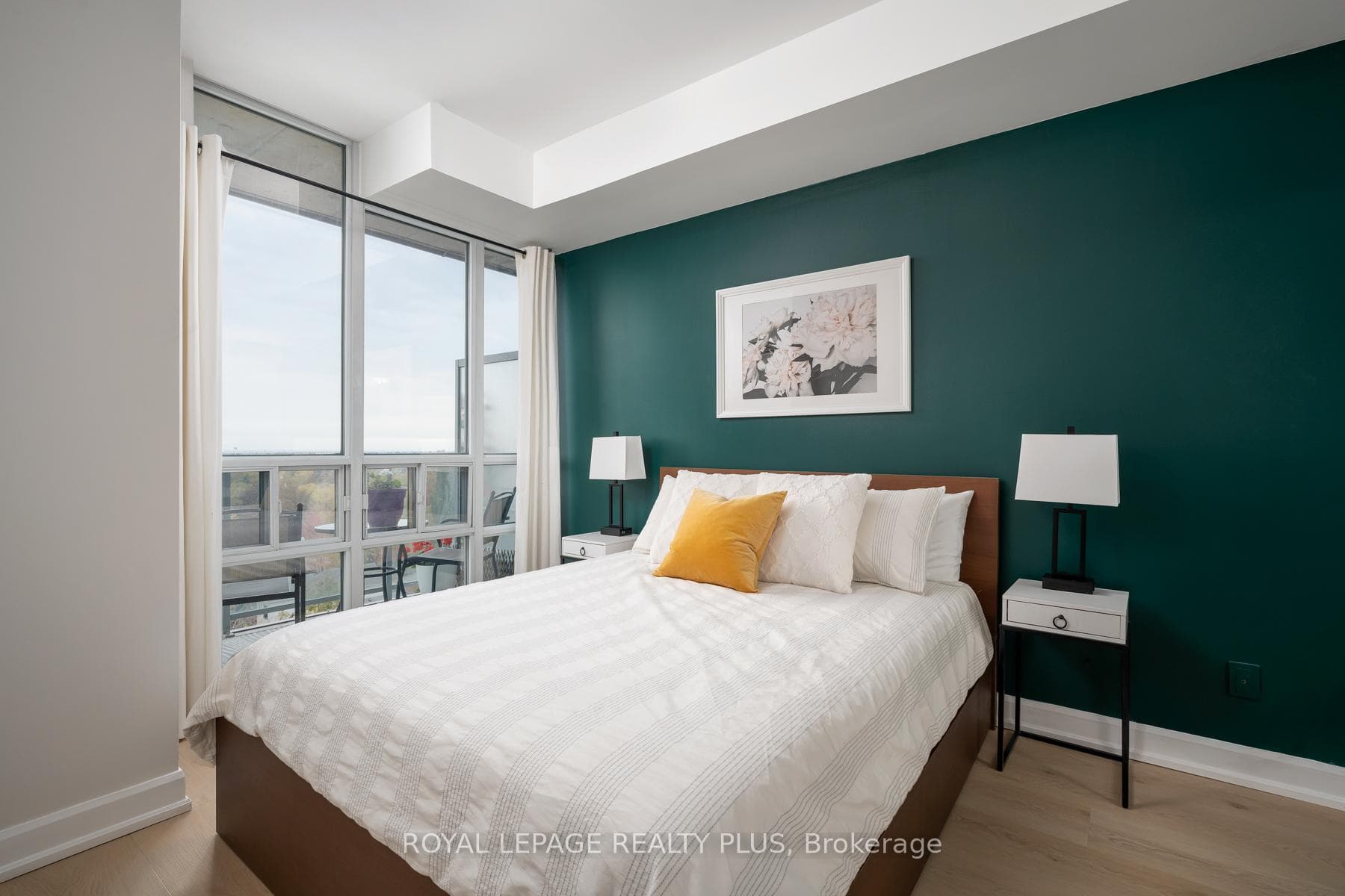 3391 Bloor Street Unit 907 photo 23