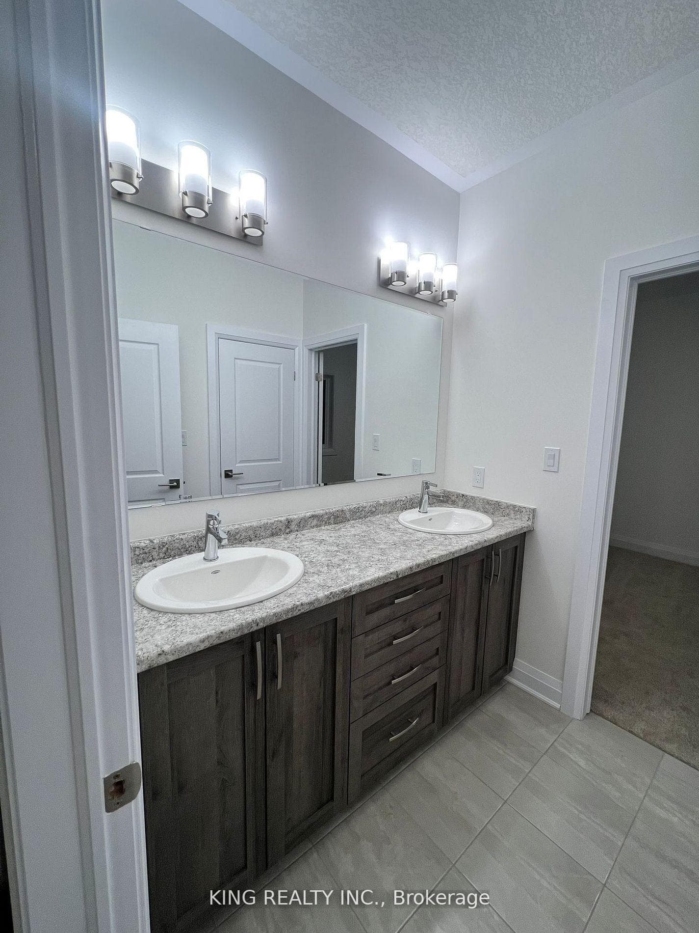 27 Carina Street photo 20