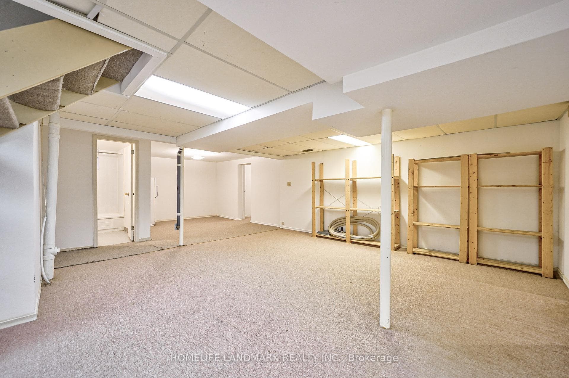 1076 Huntingwood Drive photo 34
