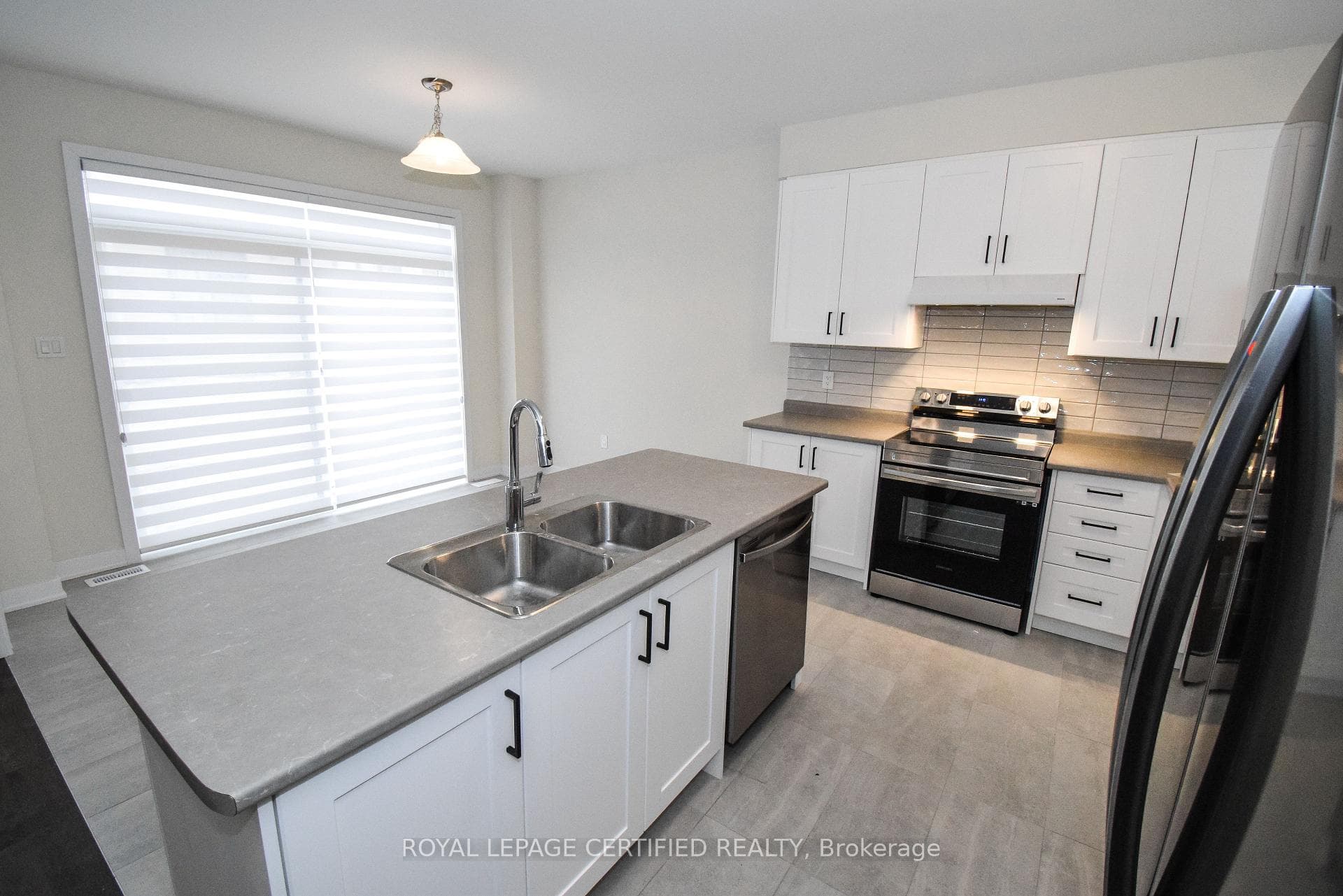 22 stern Drive photo 18