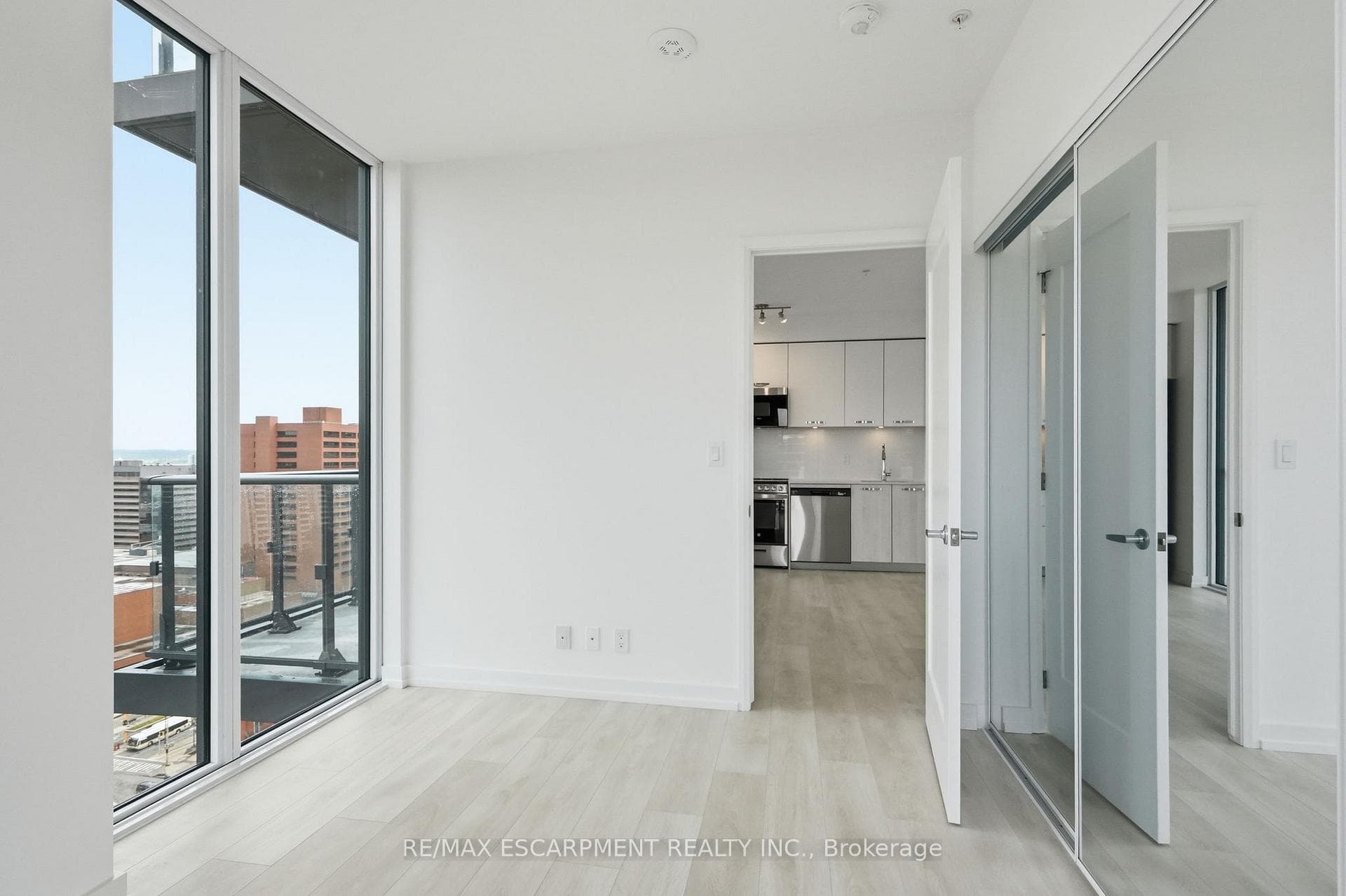 75 JAMES Street Unit 2017 photo 14
