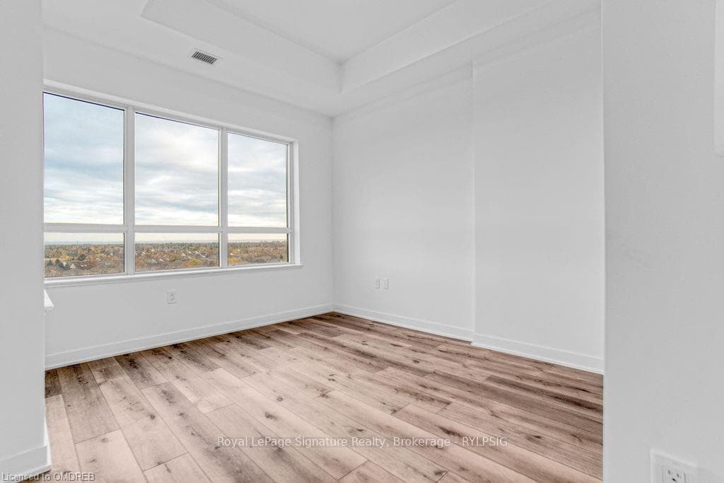 395 DUNDAS Street Unit 715 photo 19