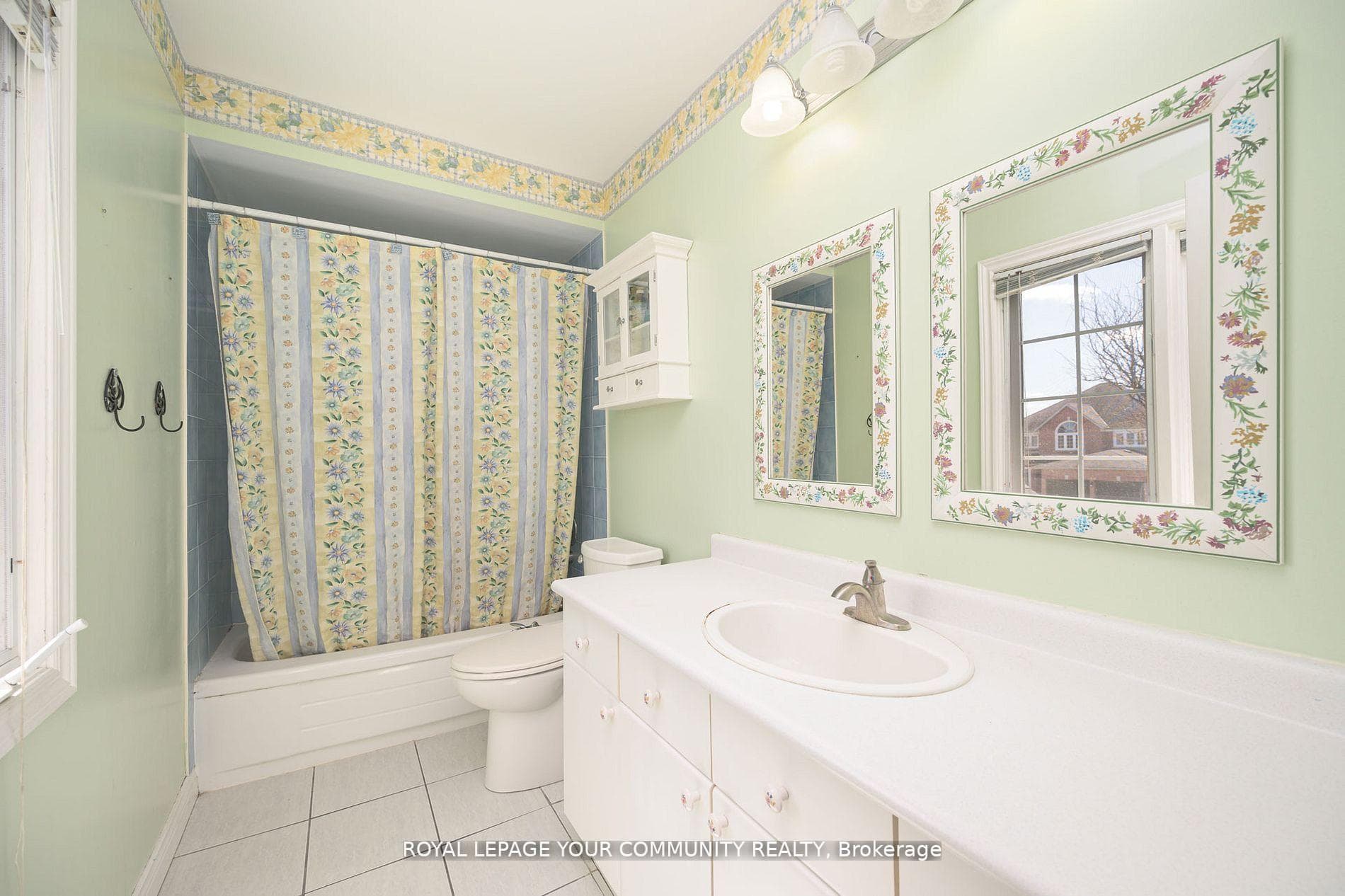 672 Brooker Ridge photo 22
