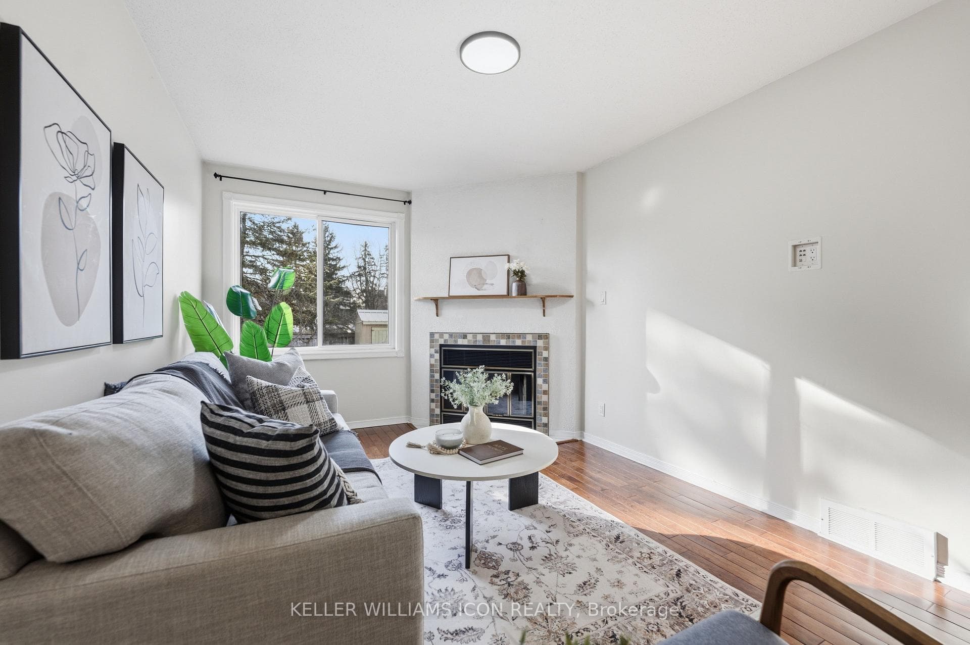 25 Robarts Crescent photo 12