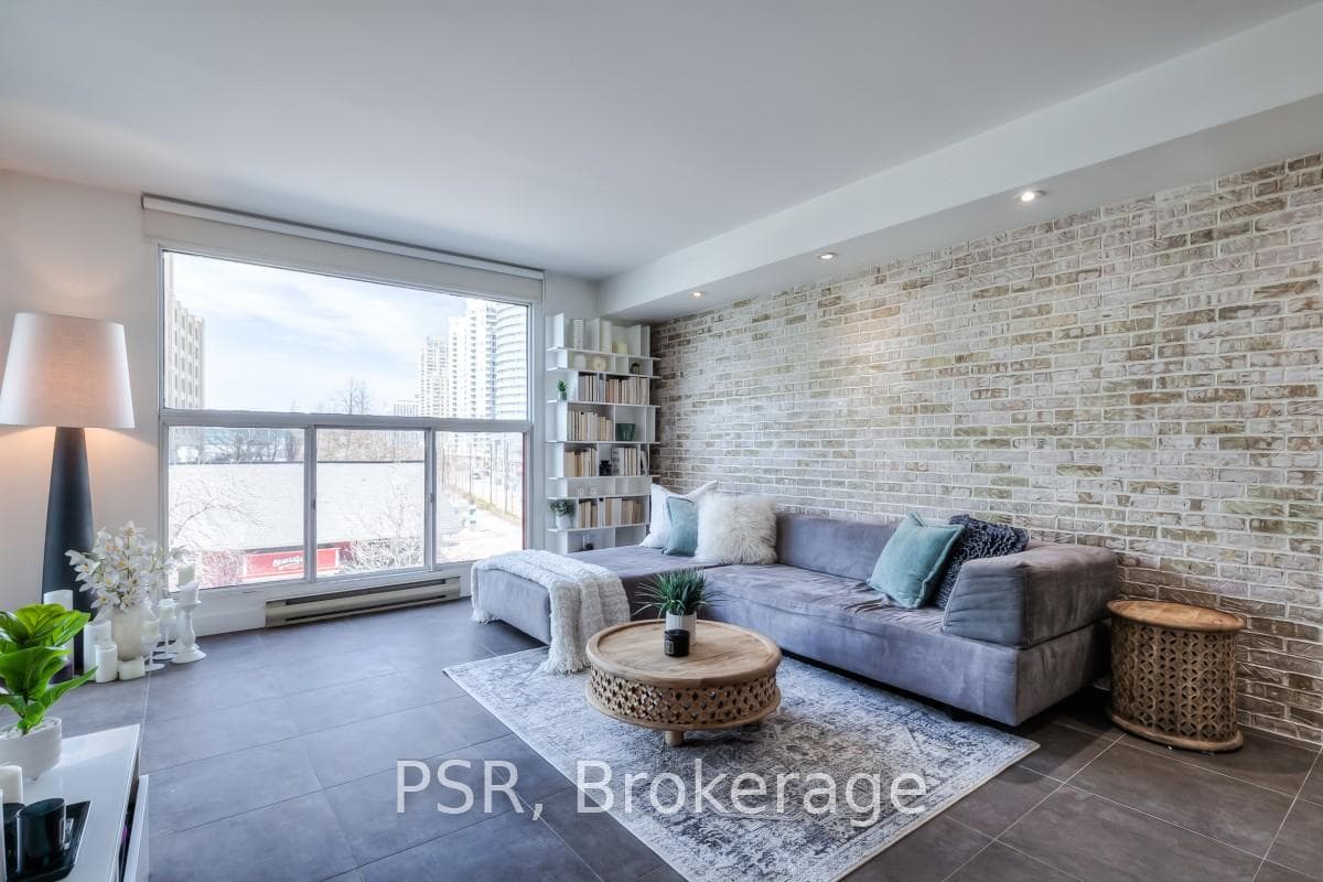 77 Harbour Square Unit 411 photo 8
