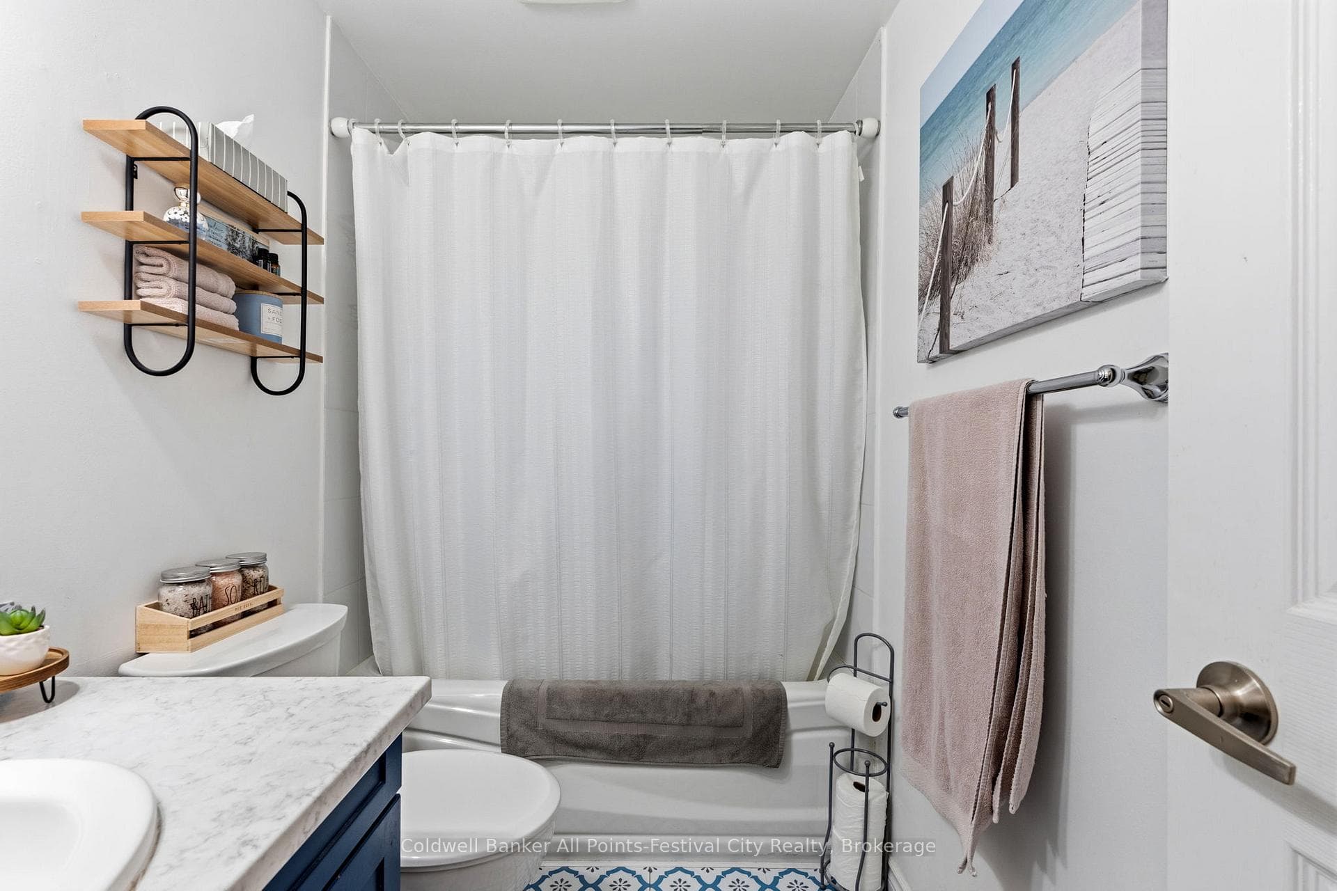 146 Bennett Street photo 22