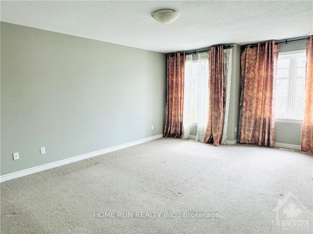 424 GERRY LALONDE Drive photo 14