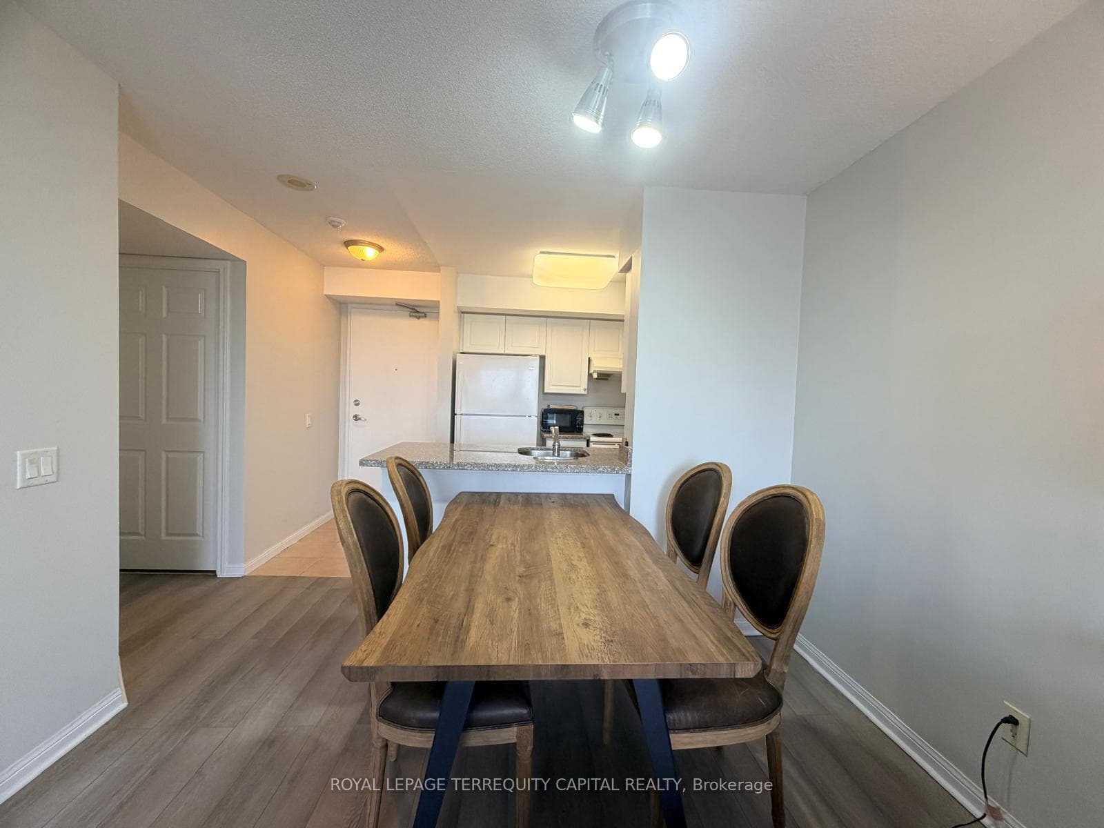 153 Beecroft Road Unit 1607 photo 3