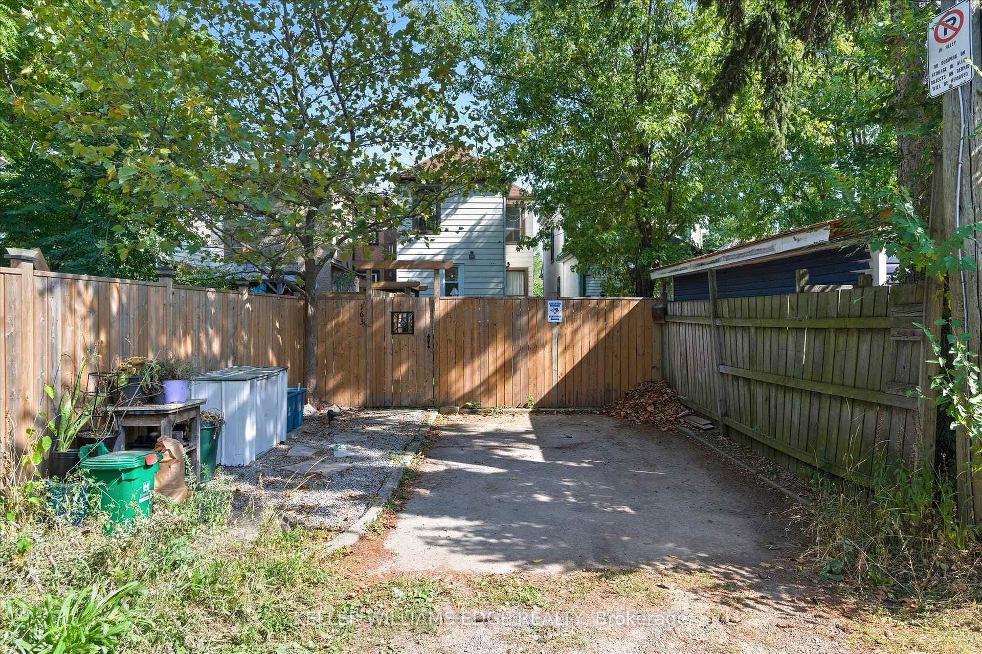 163 Grosvenor Avenue photo 40