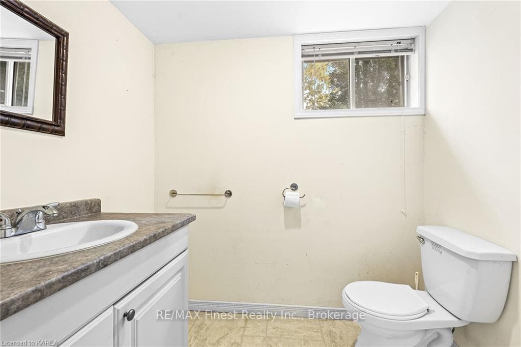 60 MCKEOWN Crescent photo 30