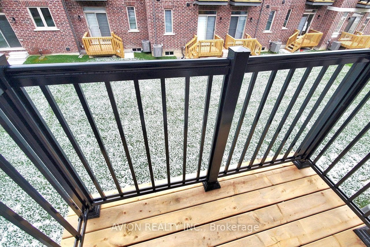 9 Sissons Way photo 24