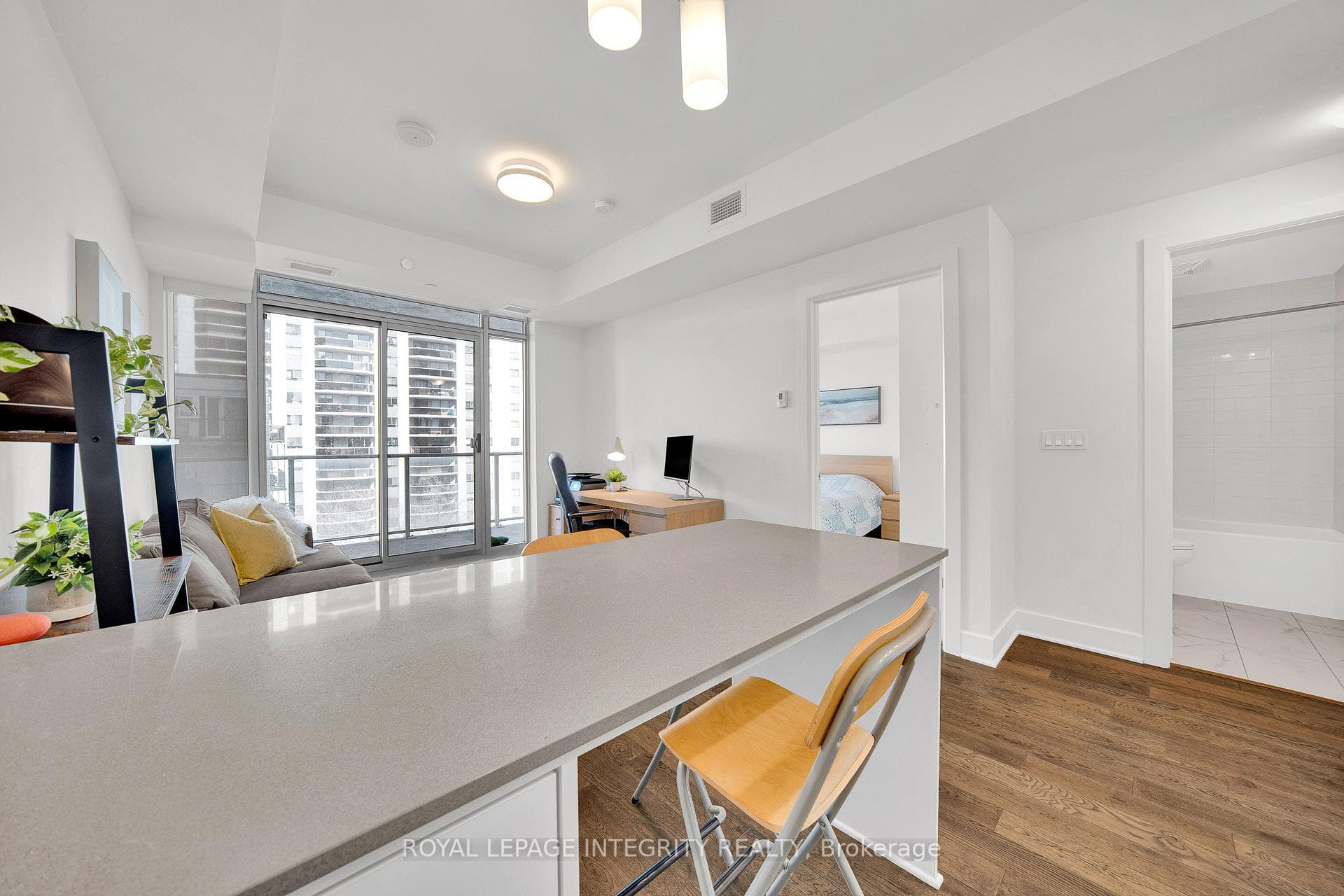 255 Bay Street Unit #604 photo 18