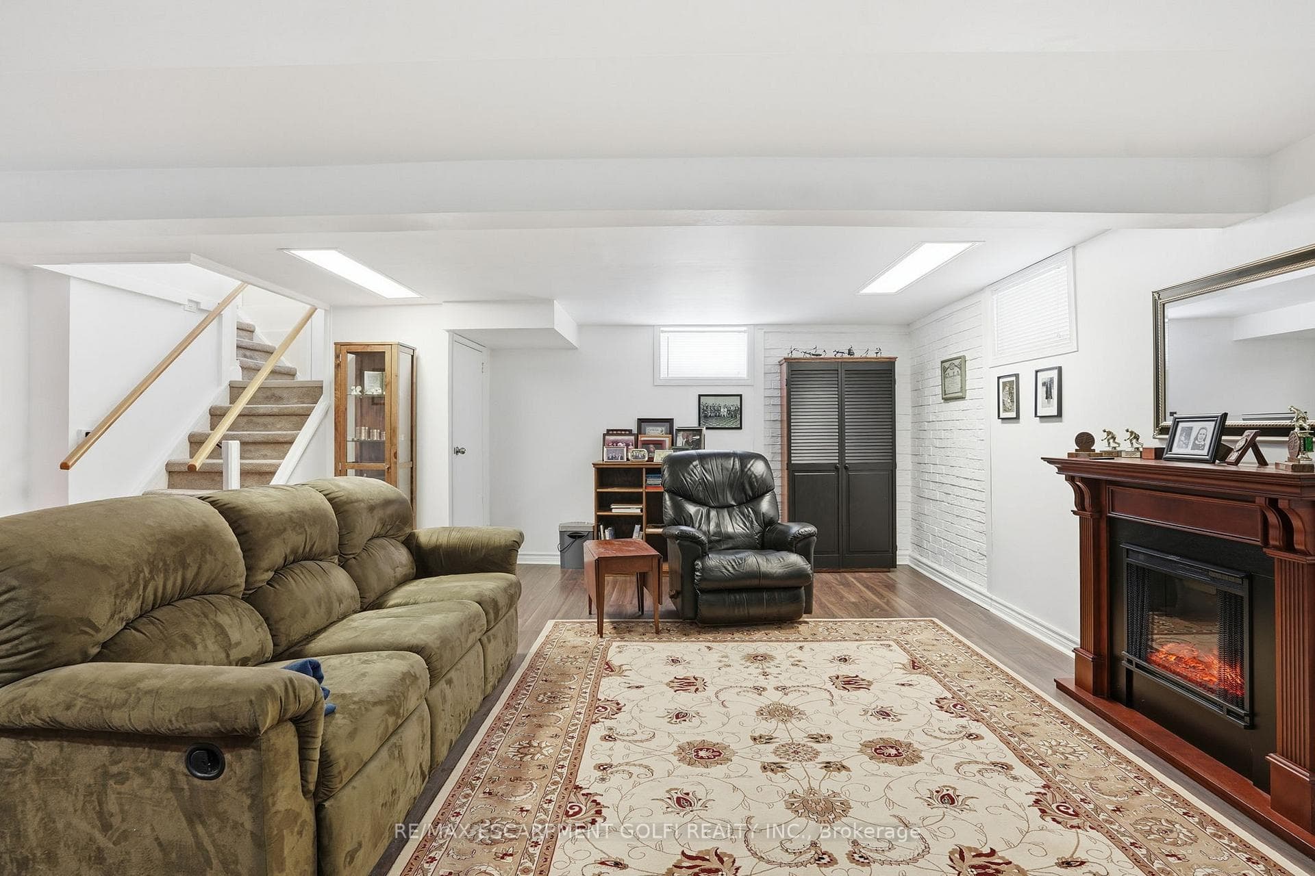 77 Jacobson Avenue photo 13