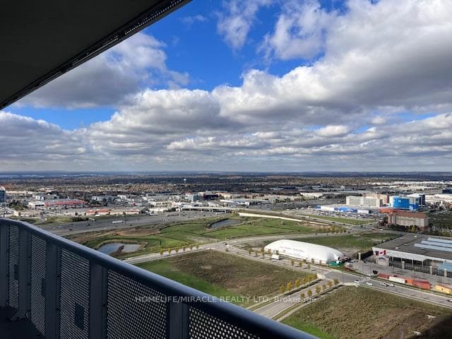 8 Interchange Way Unit 3503 photo 13