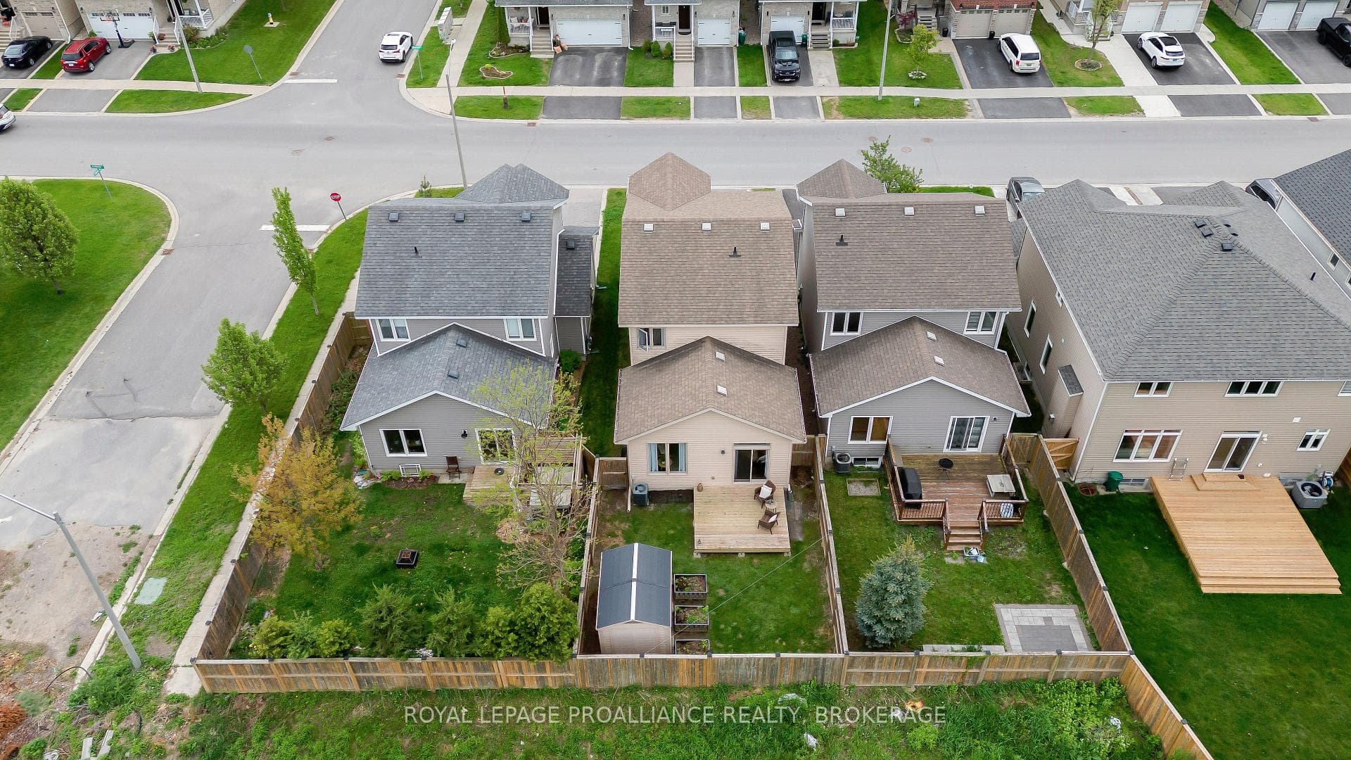 1290 Atkinson Street photo 47