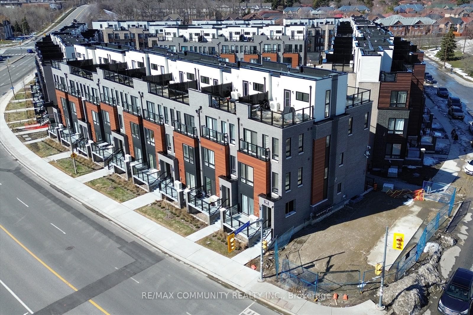 145 Tapscott Road Unit 21 photo 1