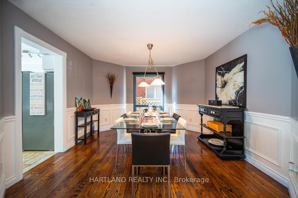 2566 Ambercroft Trail photo 8
