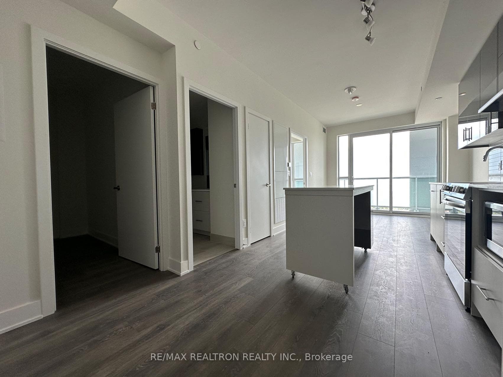 188 Fairview Mall Drive Unit 2803 photo 2