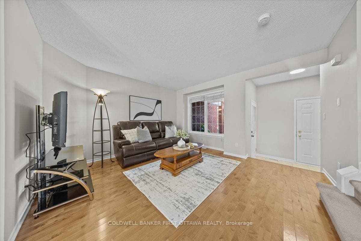 46 MARGRAVE Avenue photo 9
