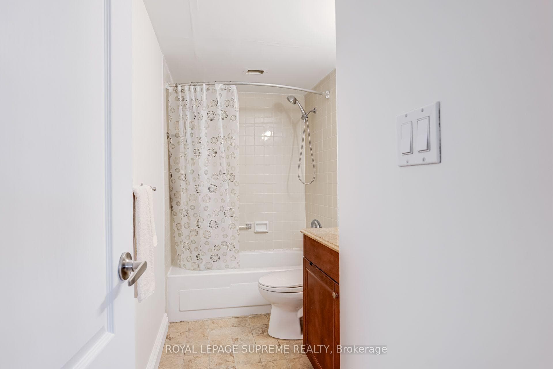250 Scarlett Road Unit 305 photo 29