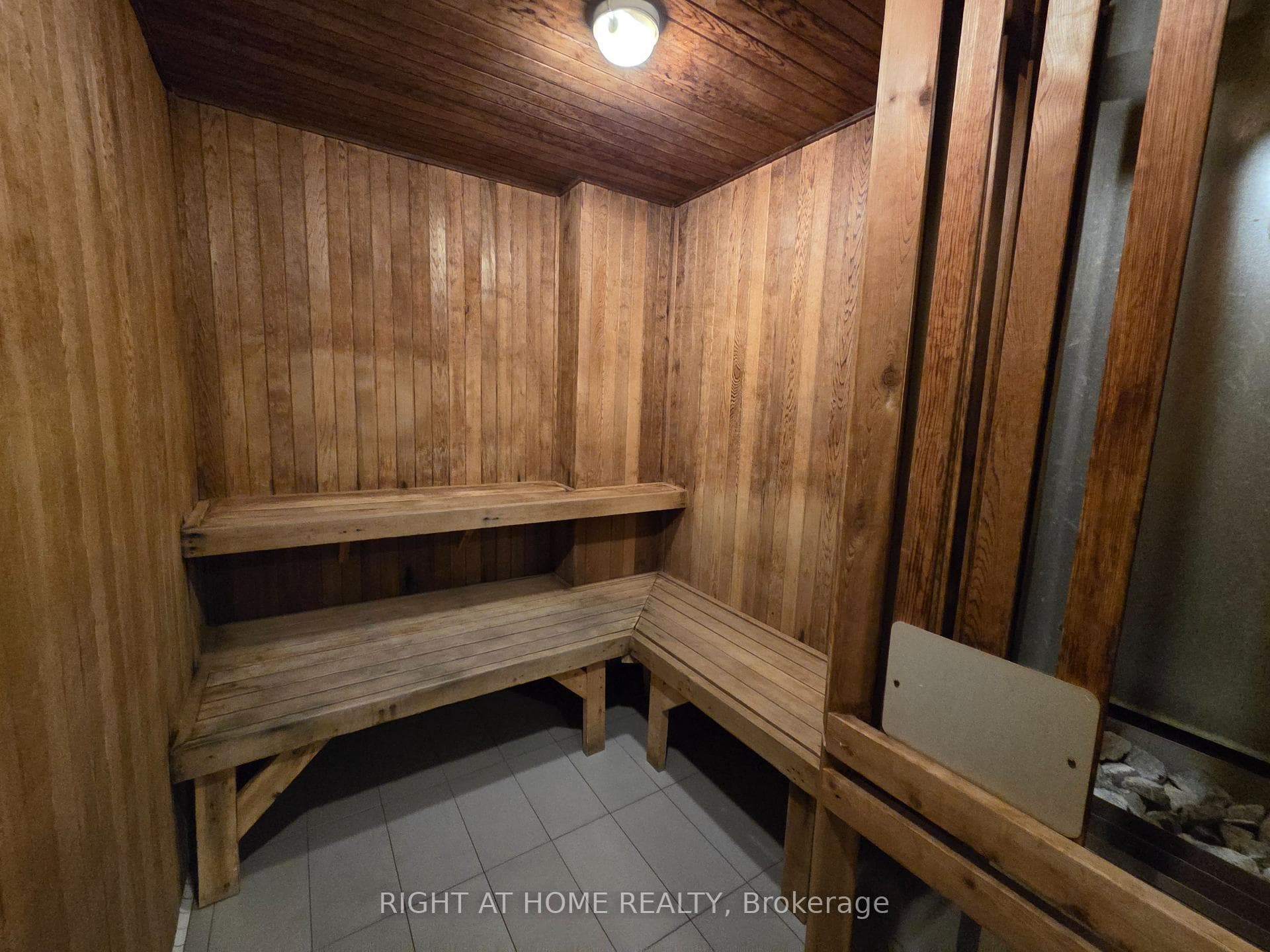 7165 Yonge Street Unit 1606 photo 33