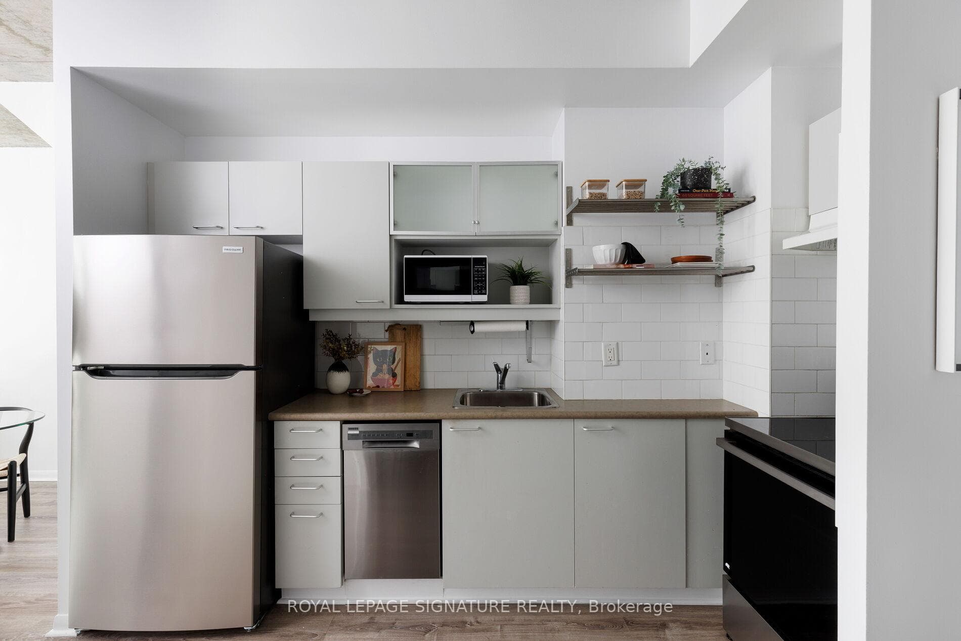 333 ADELAIDE Street Unit 534 photo 6