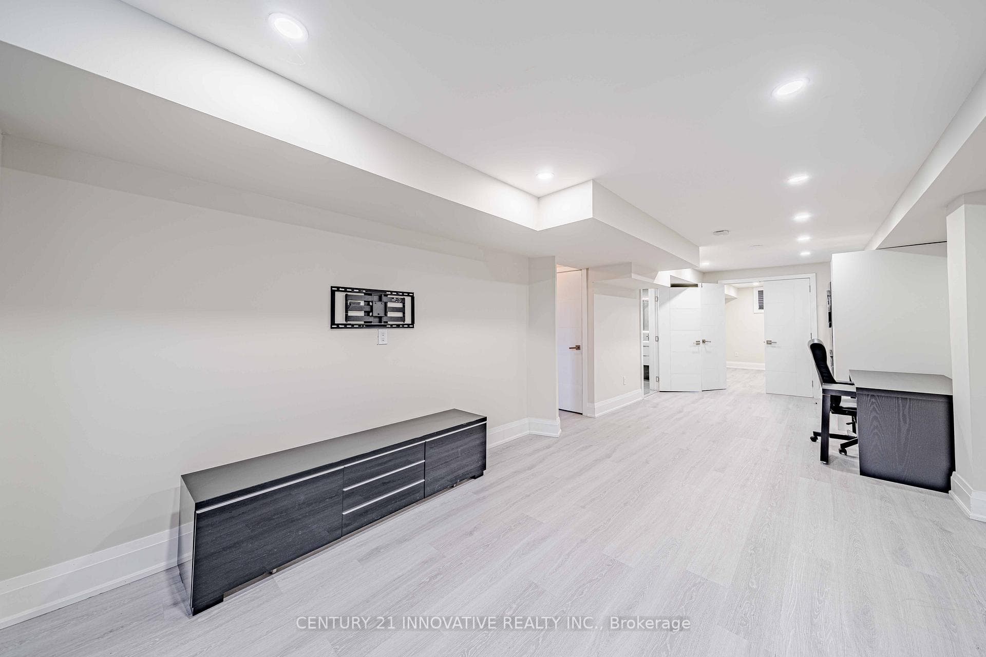 2605 Devonsley Crescent photo 18