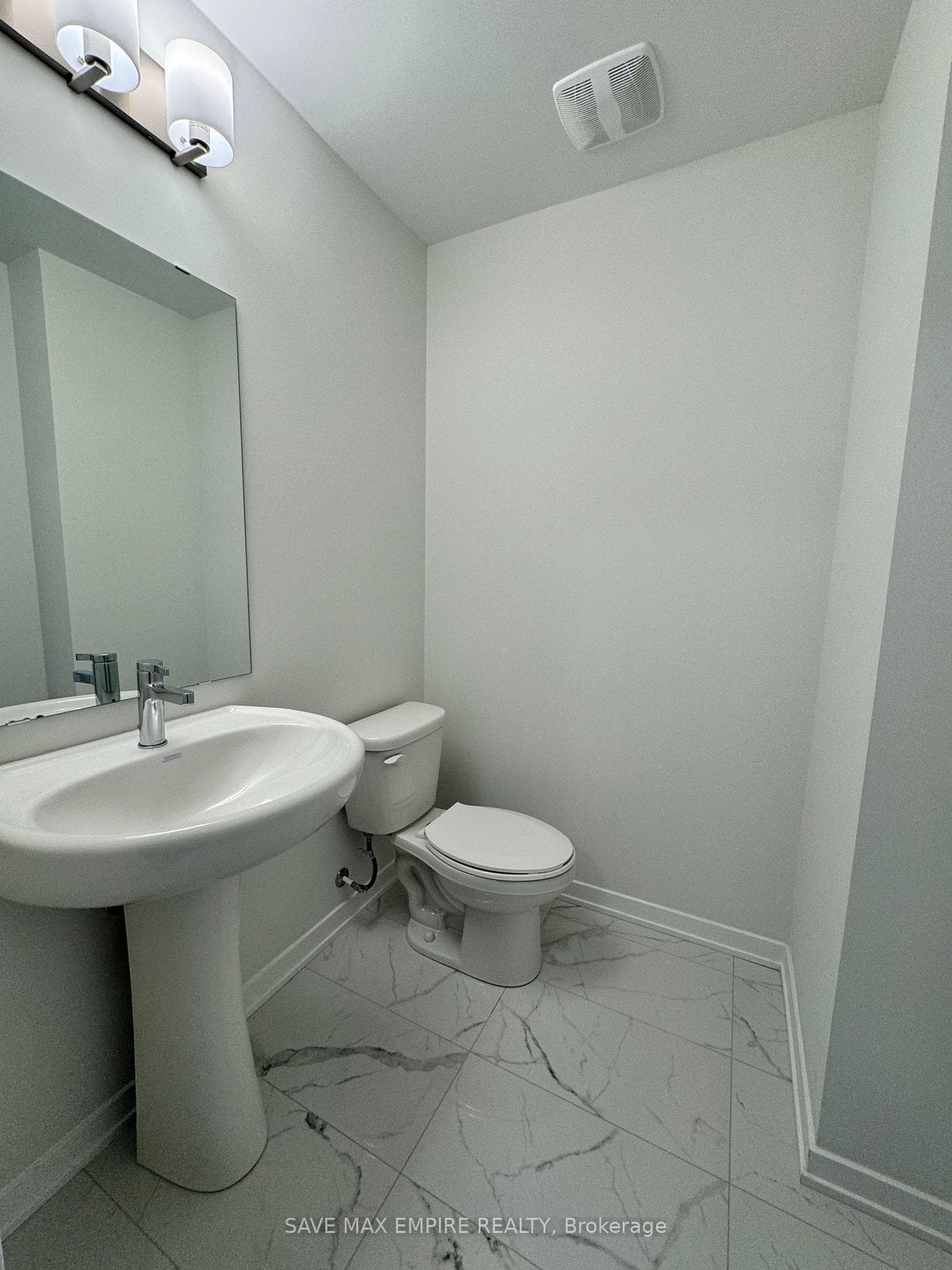 140 Honeycrisp Crescent Unit 300 photo 6