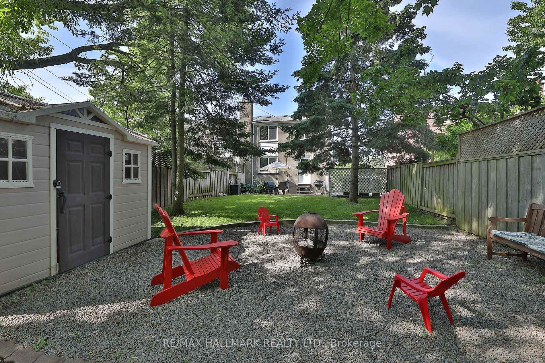 152 Woodfern Drive photo 25
