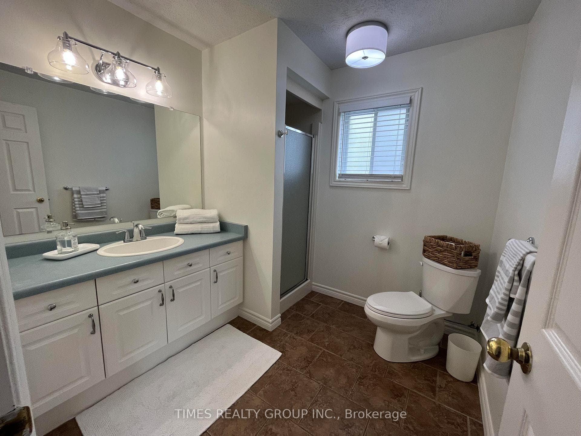 969 Waterloo Street photo 8