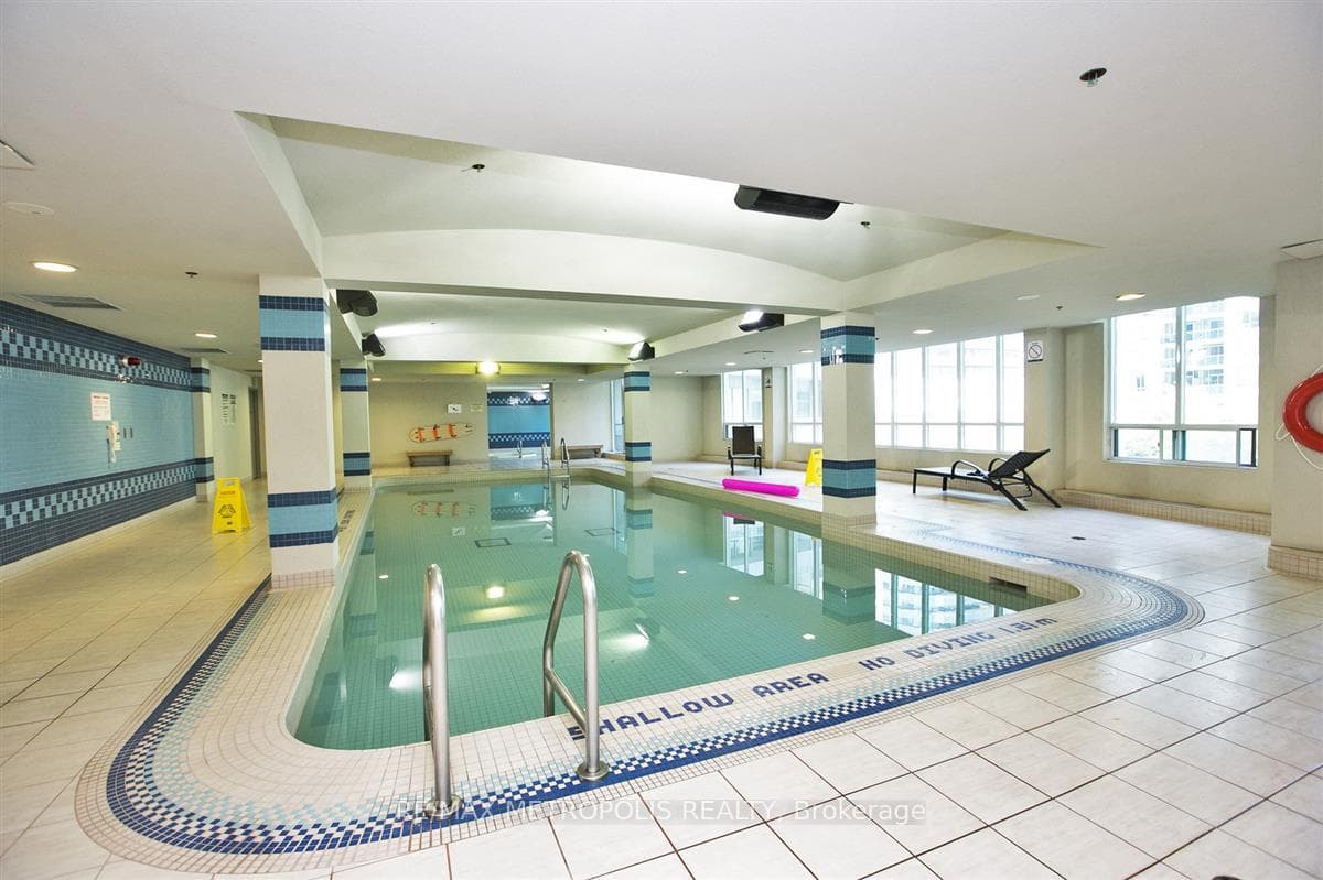 51 Lower Simcoe Street Unit 321 photo 34
