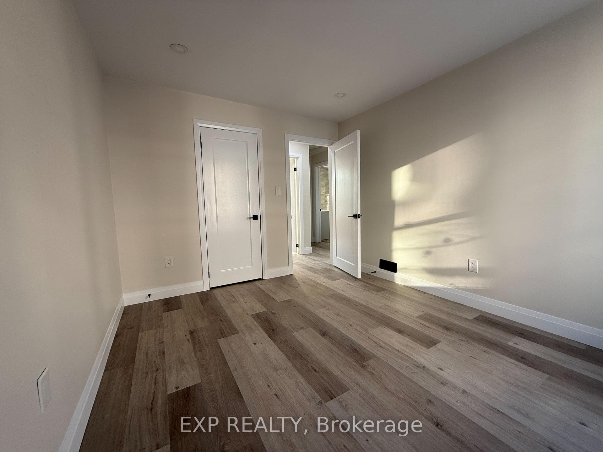 122 Alice Street Unit Upper photo 17